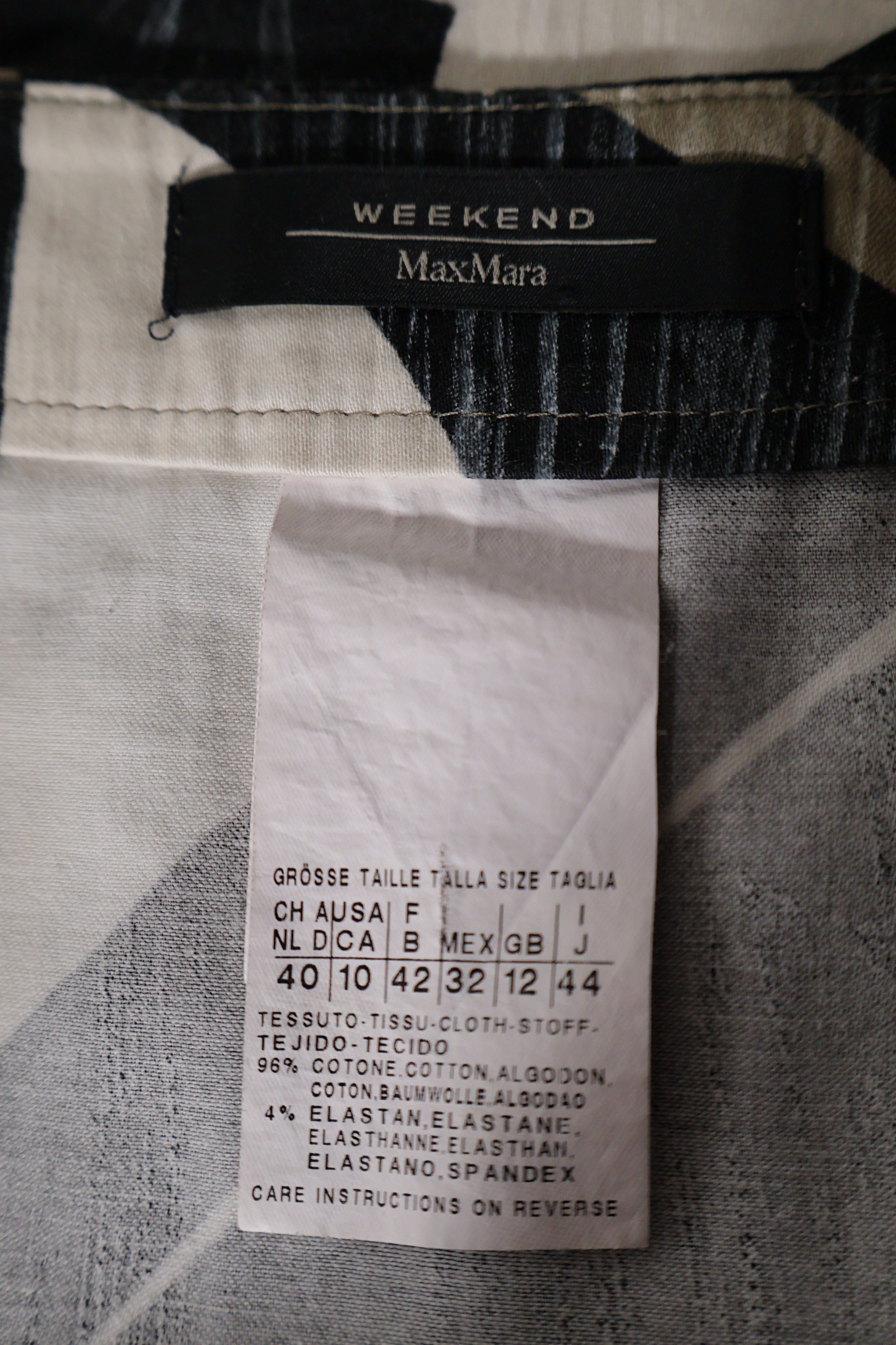 Eticheta marime si compozitie (rotita dreapta) - Fustă - Max Mara fustă cu imprimeu grafic alb-negru – L – Femei