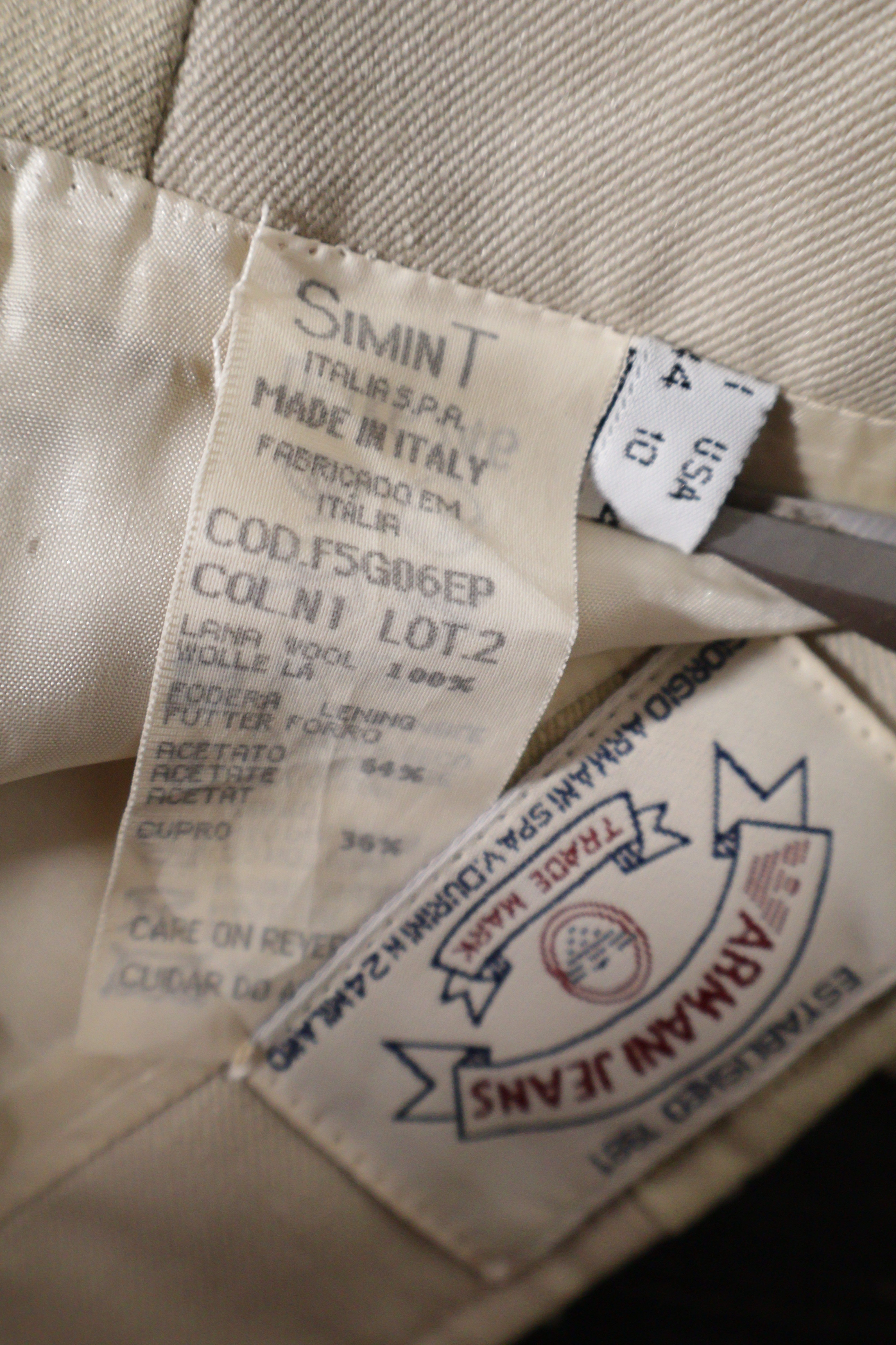 Eticheta marime si compozitie (rotita dreapta) - Fustă - Armani Jeans fustă bej dreaptă din lana – L – Femei