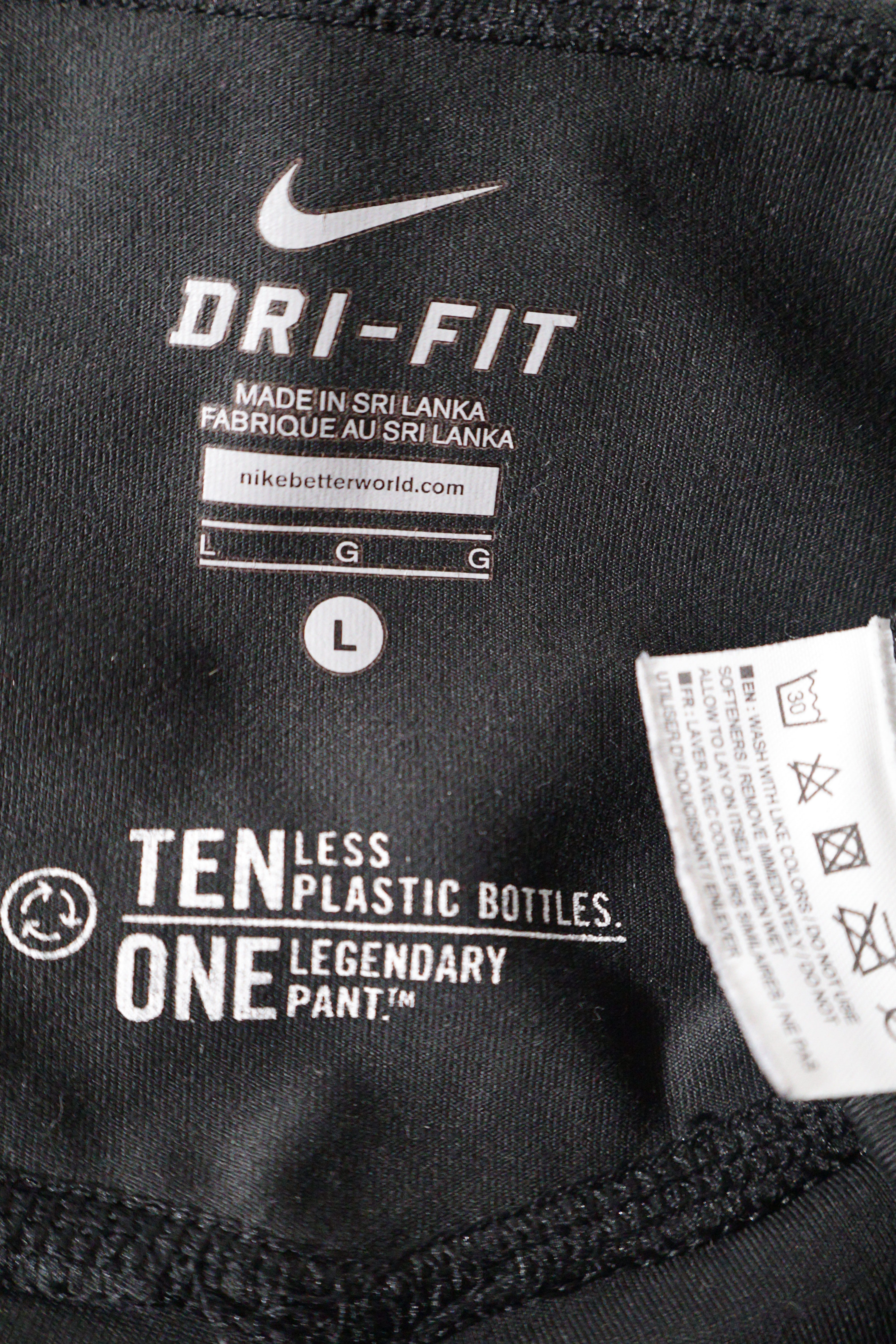 Eticheta marime si compozitie (rotita dreapta) - Colanti 2/3 - NIKE negri Dri-FIT cu talie înaltă – L – Femei