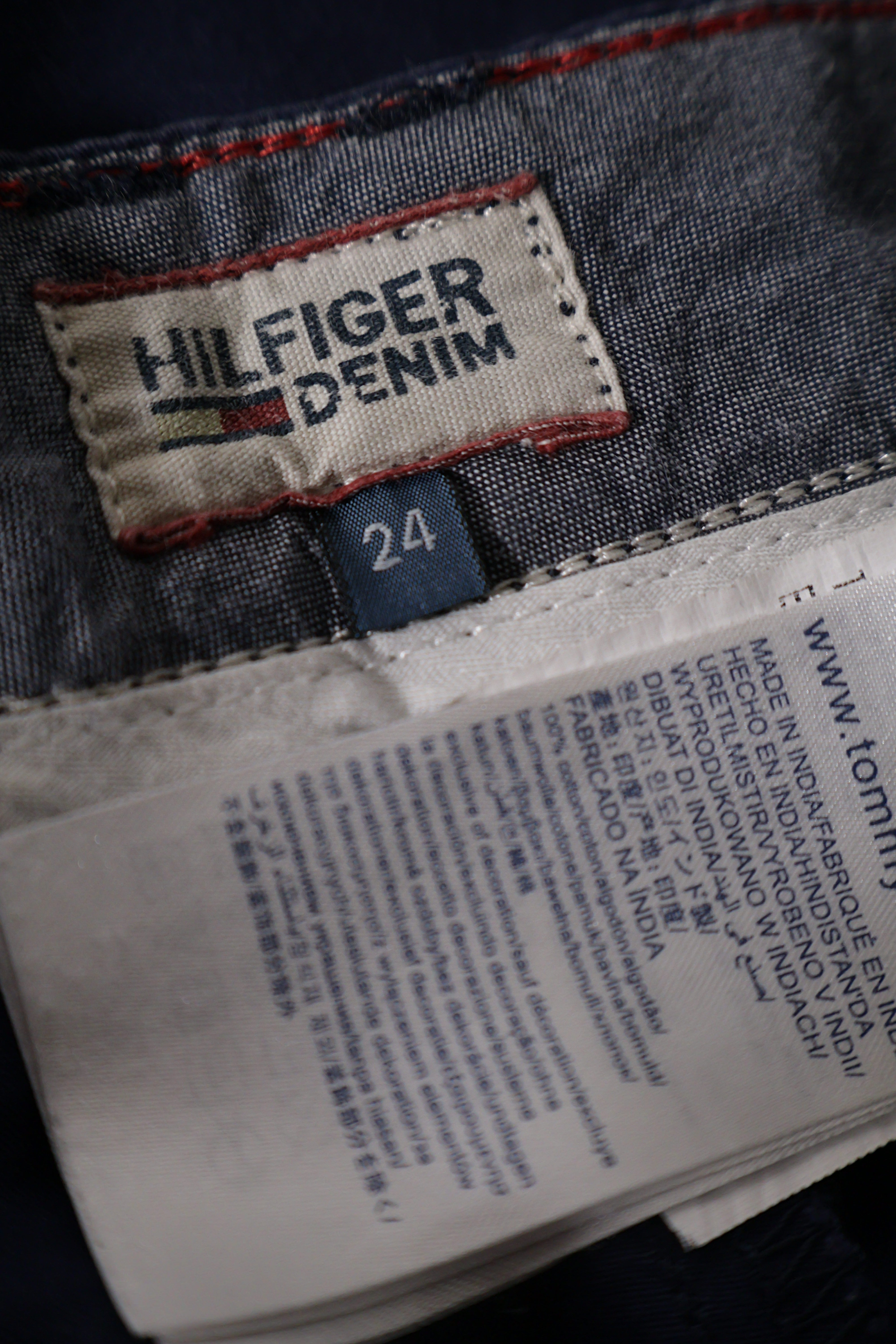 Eticheta marime si compozitie (rotita dreapta) - Pantaloni scurți - Tommy Hilfiger chino bleumarin din bumbac – XS – Bărbați