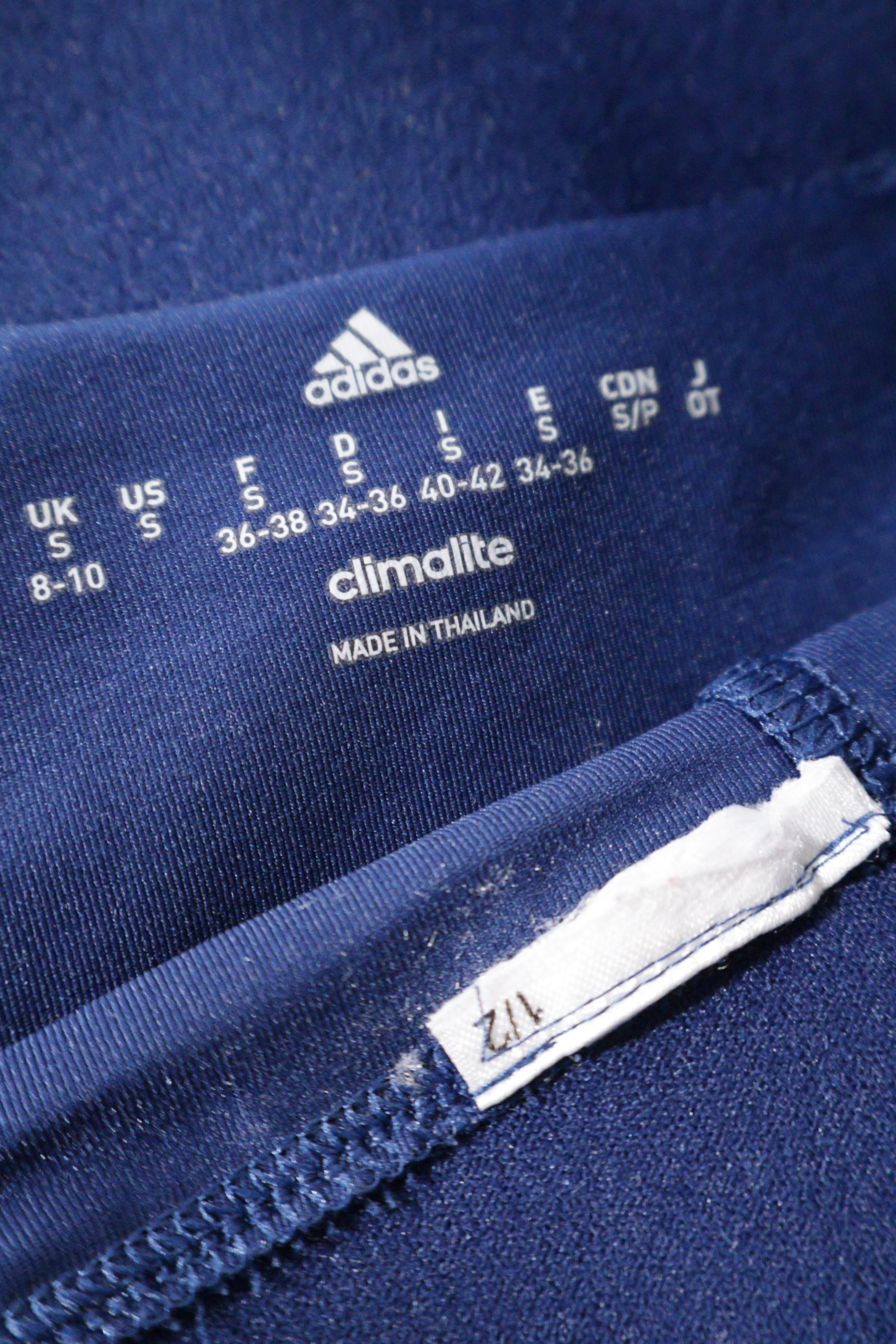Eticheta marime si compozitie (rotita dreapta) - Fustă - adidas fustă albastră sport din poliester – S – Femei