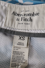 Eticheta marime si compozitie (rotita dreapta) - Pantaloni - Abercrombie&Fitch scurti tropicali alb-albaștri din poliester – XS – Bărbați