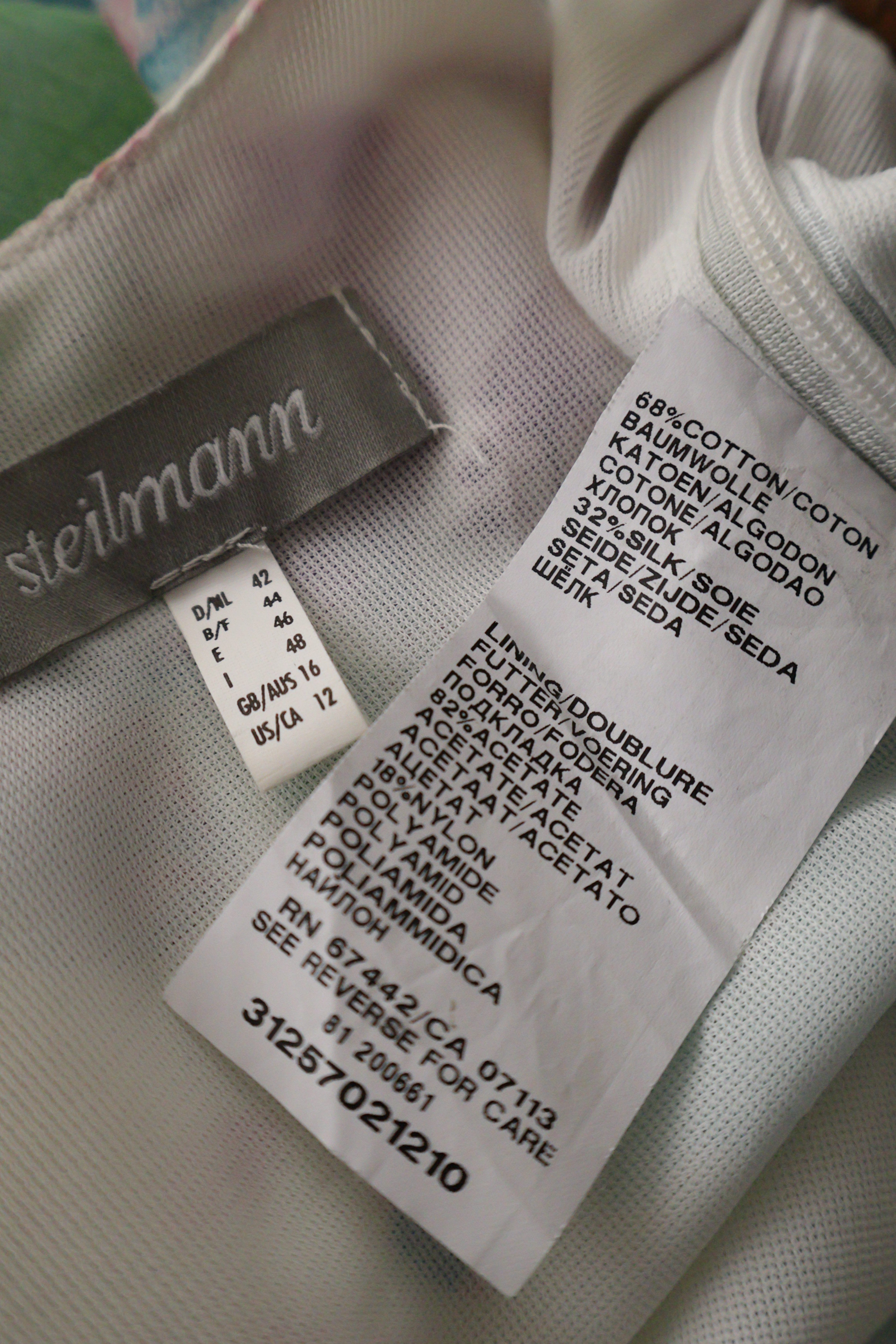 Eticheta marime si compozitie (rotita dreapta) - Rochie - Premium din bumbac&matase cu imprimeu floral pastel si croială evazată – L – Femei