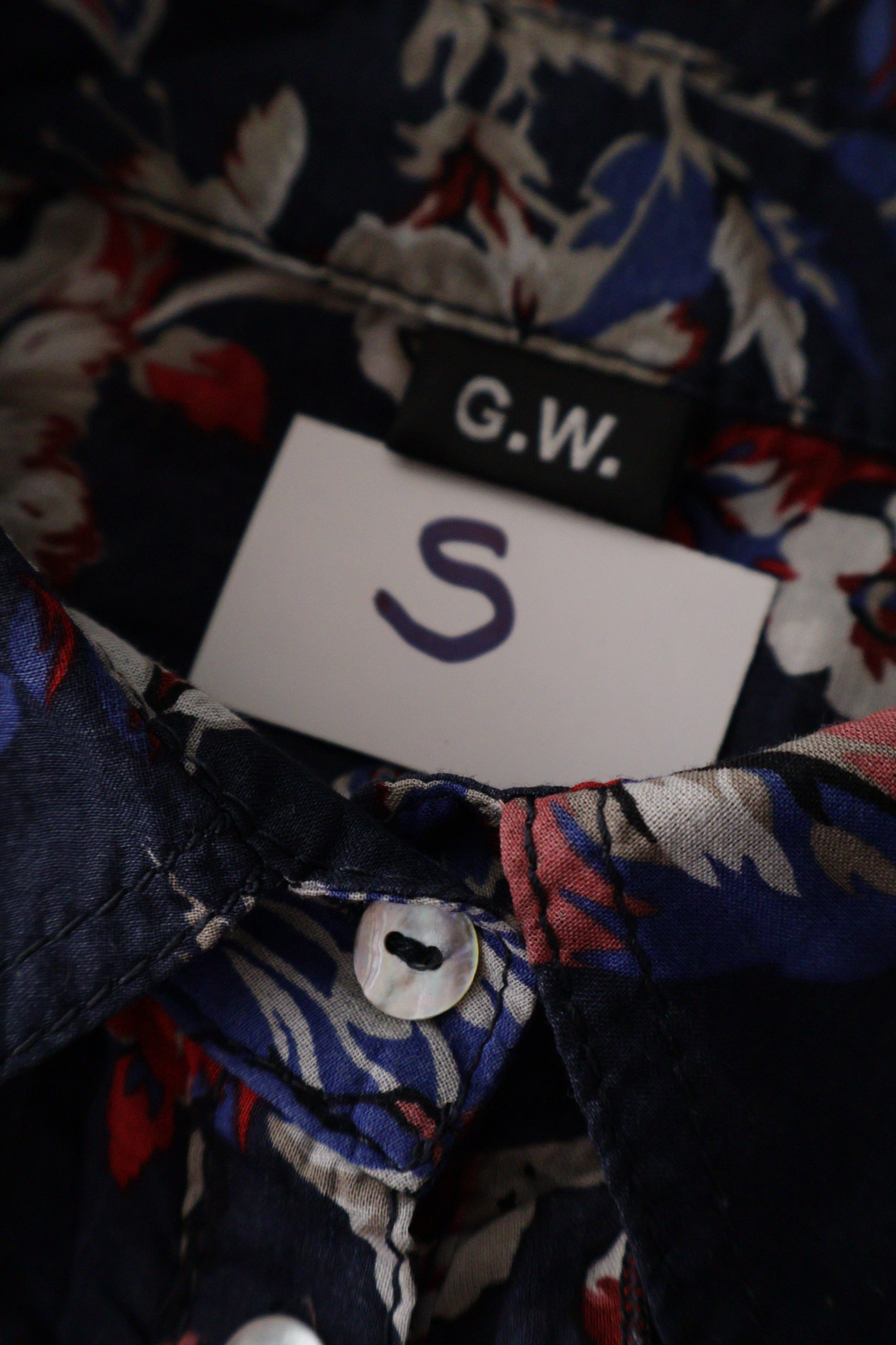 Eticheta marime si compozitie (rotita dreapta) - Cămașă - Gerry Weber bleumarin cu imprimeu floral multicolor – S – Femei
