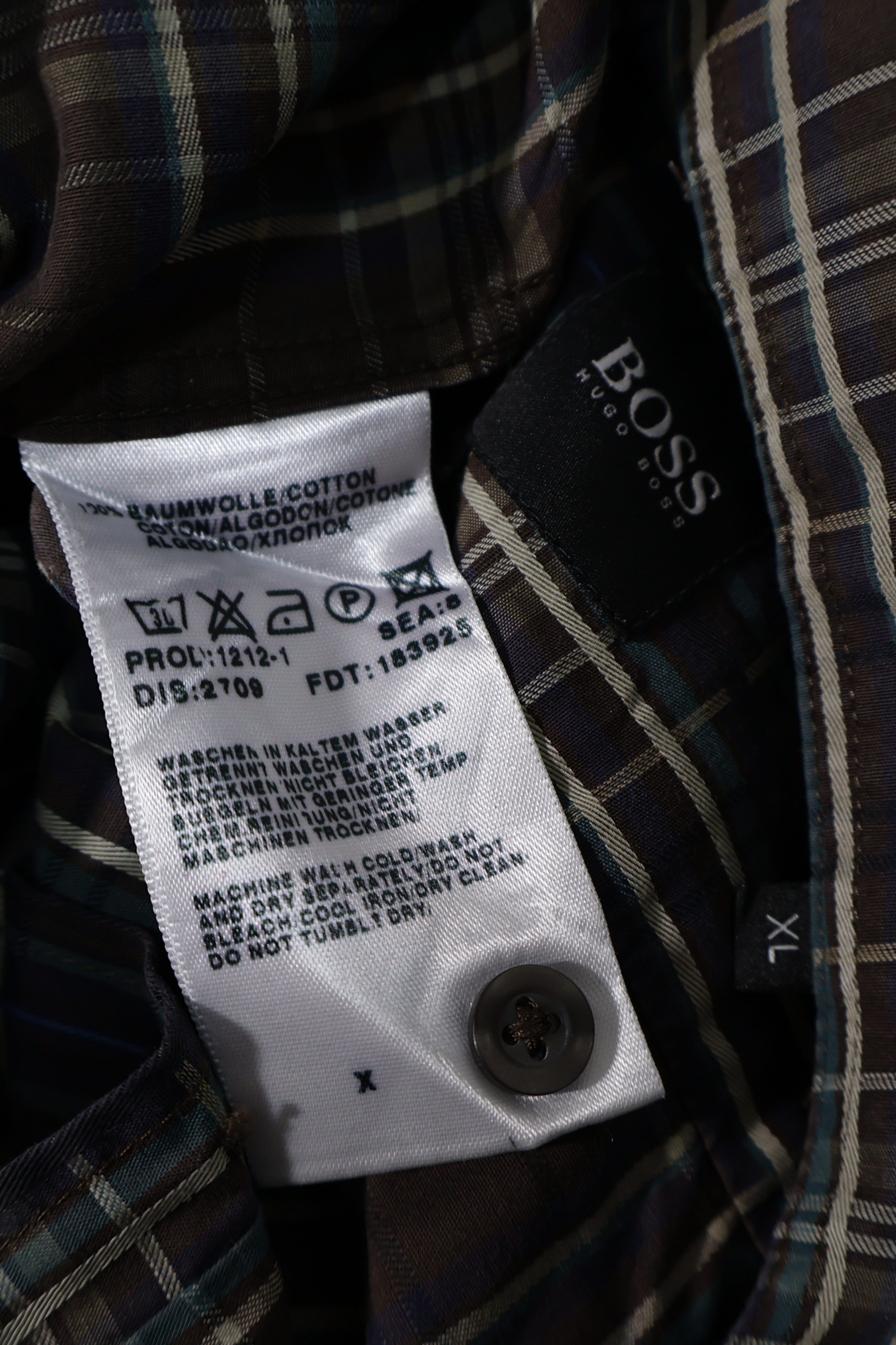 Eticheta marime si compozitie (rotita dreapta) - Cămașă - Hugo Boss maro cu carouri fine din bumbac – XL – Bărbați