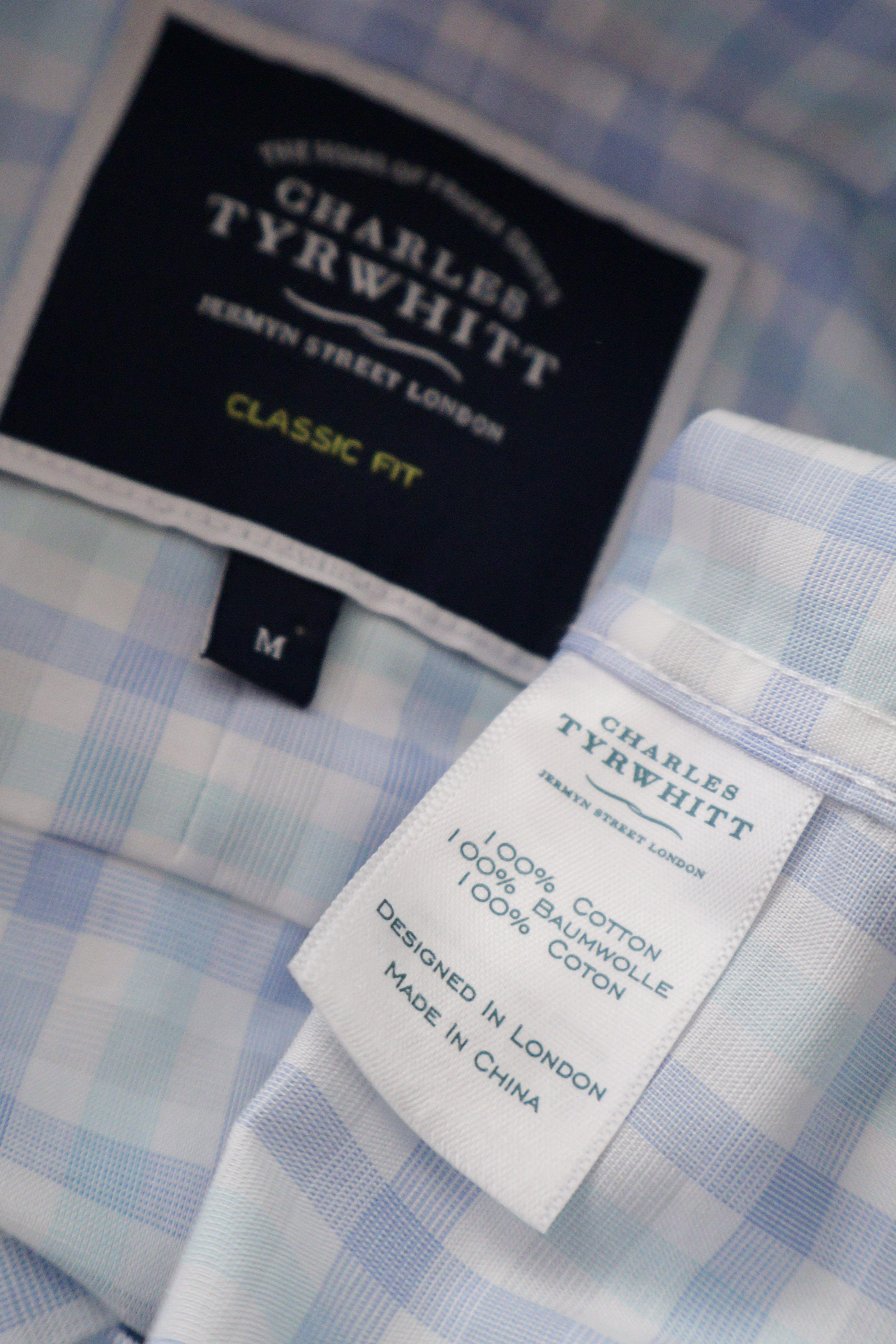 Eticheta marime si compozitie (rotita dreapta) - Cămașă - CHARLES TYRWHITT albastru deschis din bumbac cu carouri fine – M – Bărbați