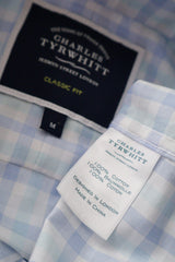 Eticheta marime si compozitie (rotita dreapta) - Cămașă - CHARLES TYRWHITT albastru deschis din bumbac cu carouri fine – M – Bărbați