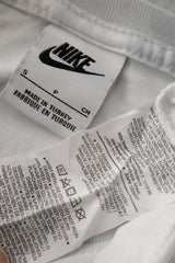 Eticheta marime si compozitie (rotita dreapta) - Tricou - NIKE alb din bumbac cu imprimeu London – S – Bărbați