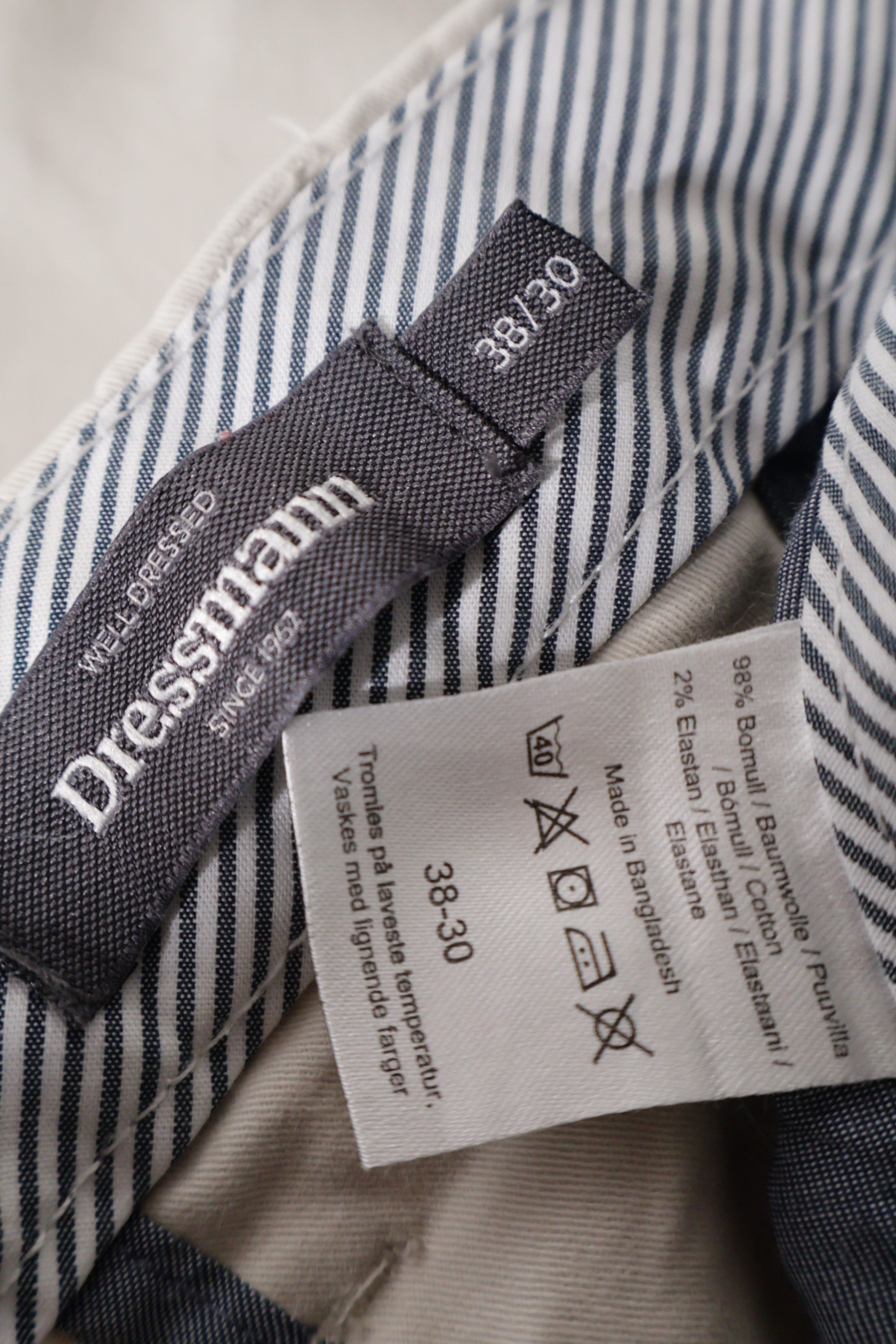 Eticheta marime si compozitie (rotita dreapta) - Pantaloni - Dressmann bej din bumbac cu croială dreaptă – XXL – Bărbați