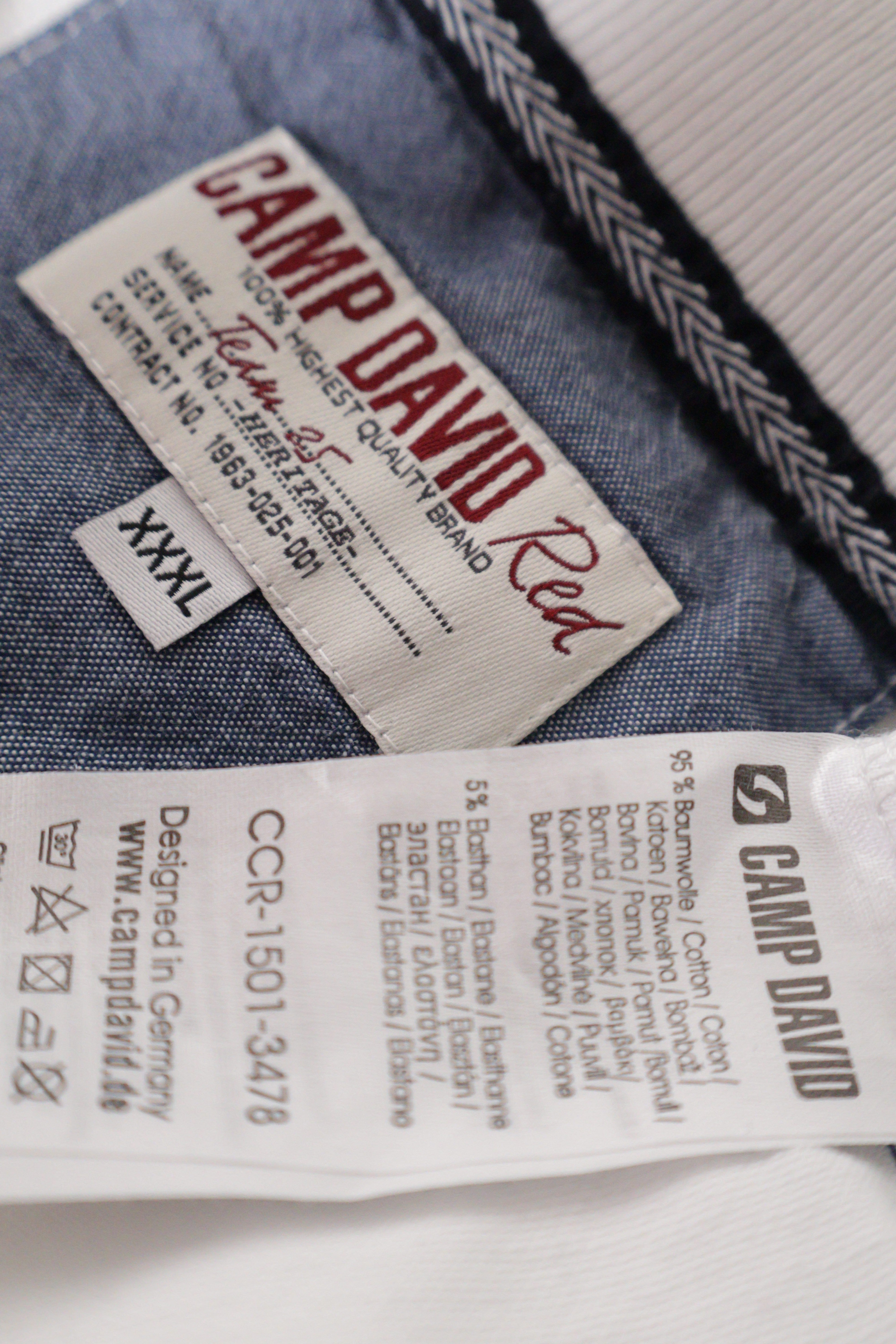 Eticheta marime si compozitie (rotita dreapta) - Tricou - Camp David alb din bumbac cu detalii contrastante – 3XL – Bărbați