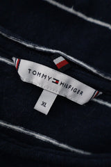 Tricou Tommy Hilfiger bleumarin cu dungi albe mărime XL etichetă mărime și compoziție second-hand premium