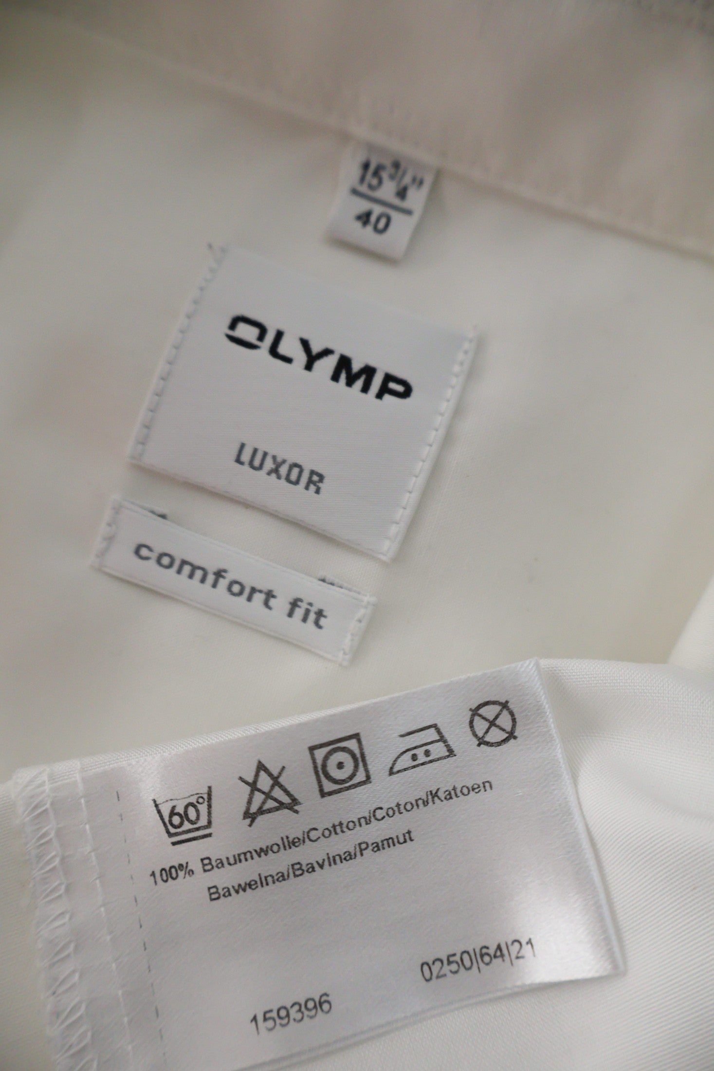 Camasa OLYMP alb mărime M etichetă mărime și compoziție second-hand premium