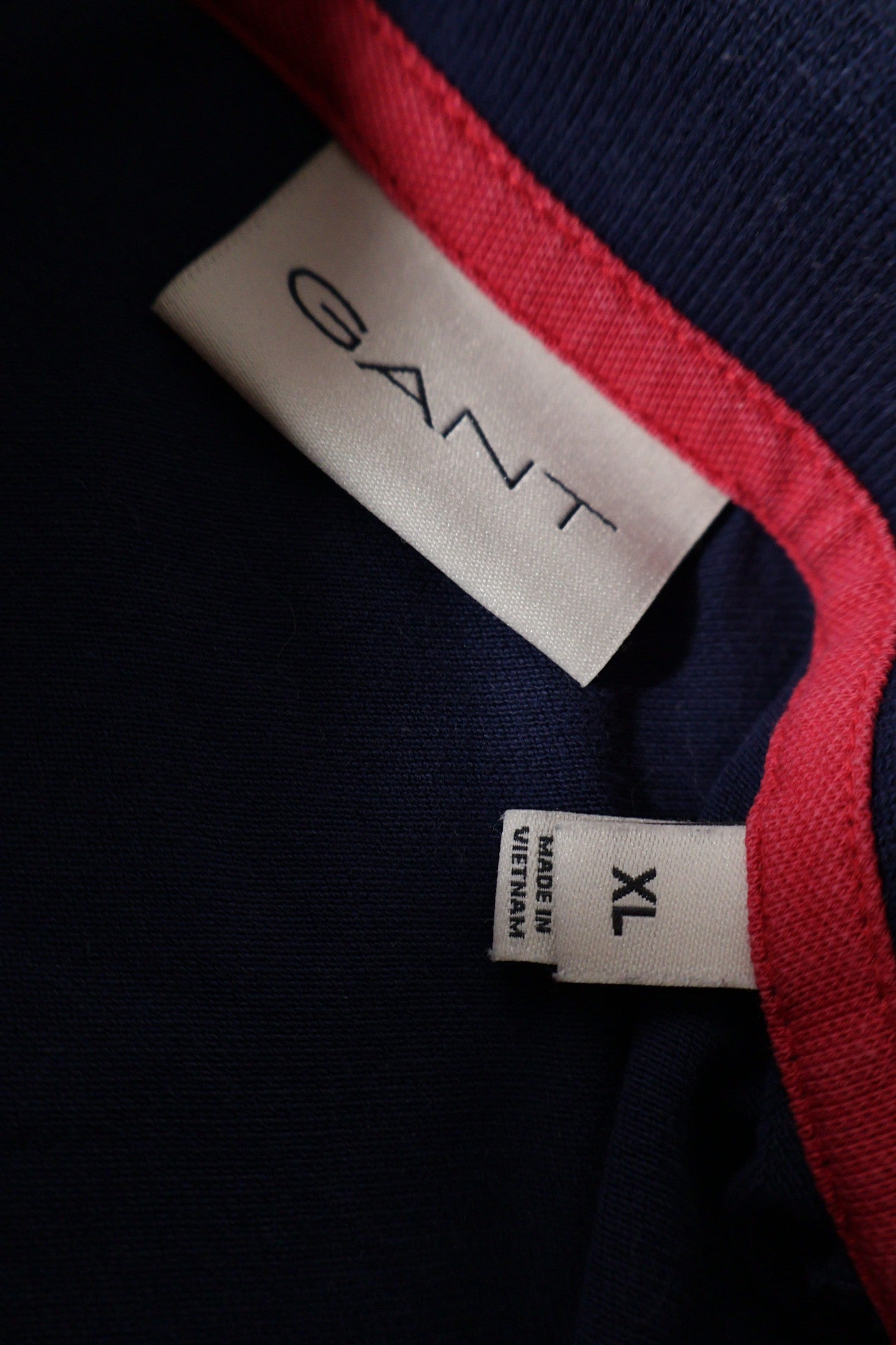 Tricou GANT bleumarin mărime XL etichetă mărime și compoziție second-hand premium