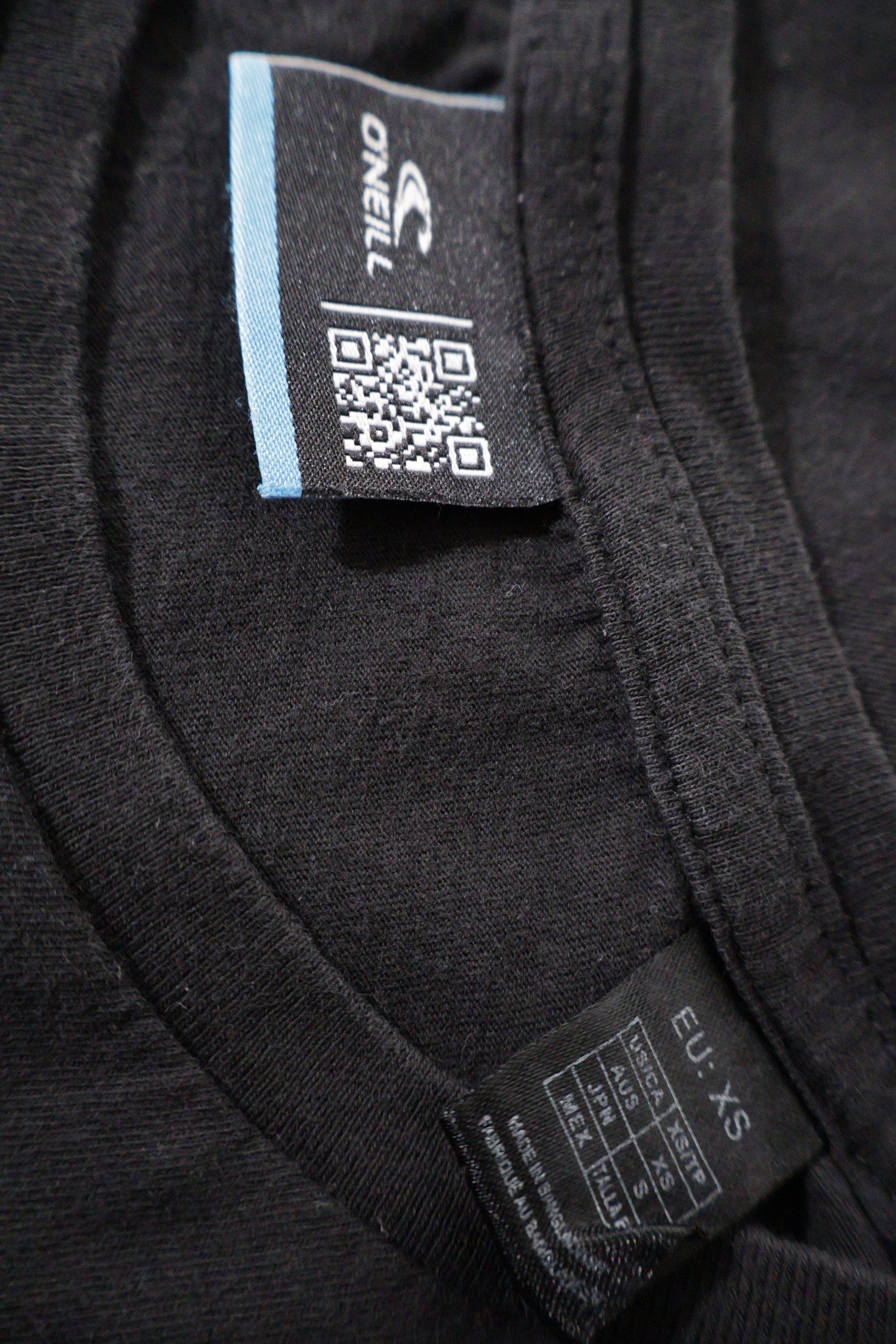 Tricou O'Neill negru mărime XS etichetă mărime și compoziție second-hand premium