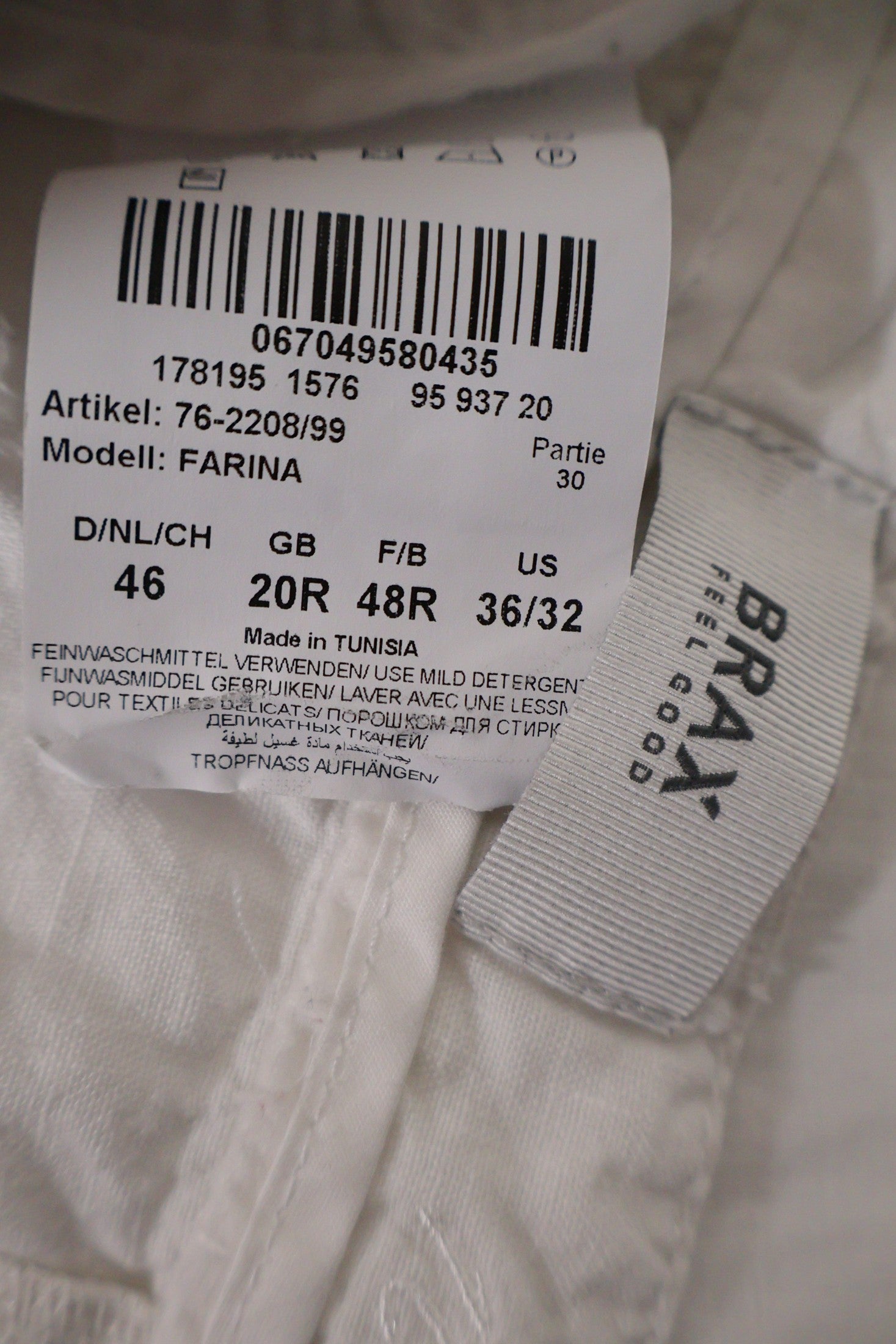 Pantaloni BRAX alb mărime XL etichetă mărime și compoziție second-hand premium