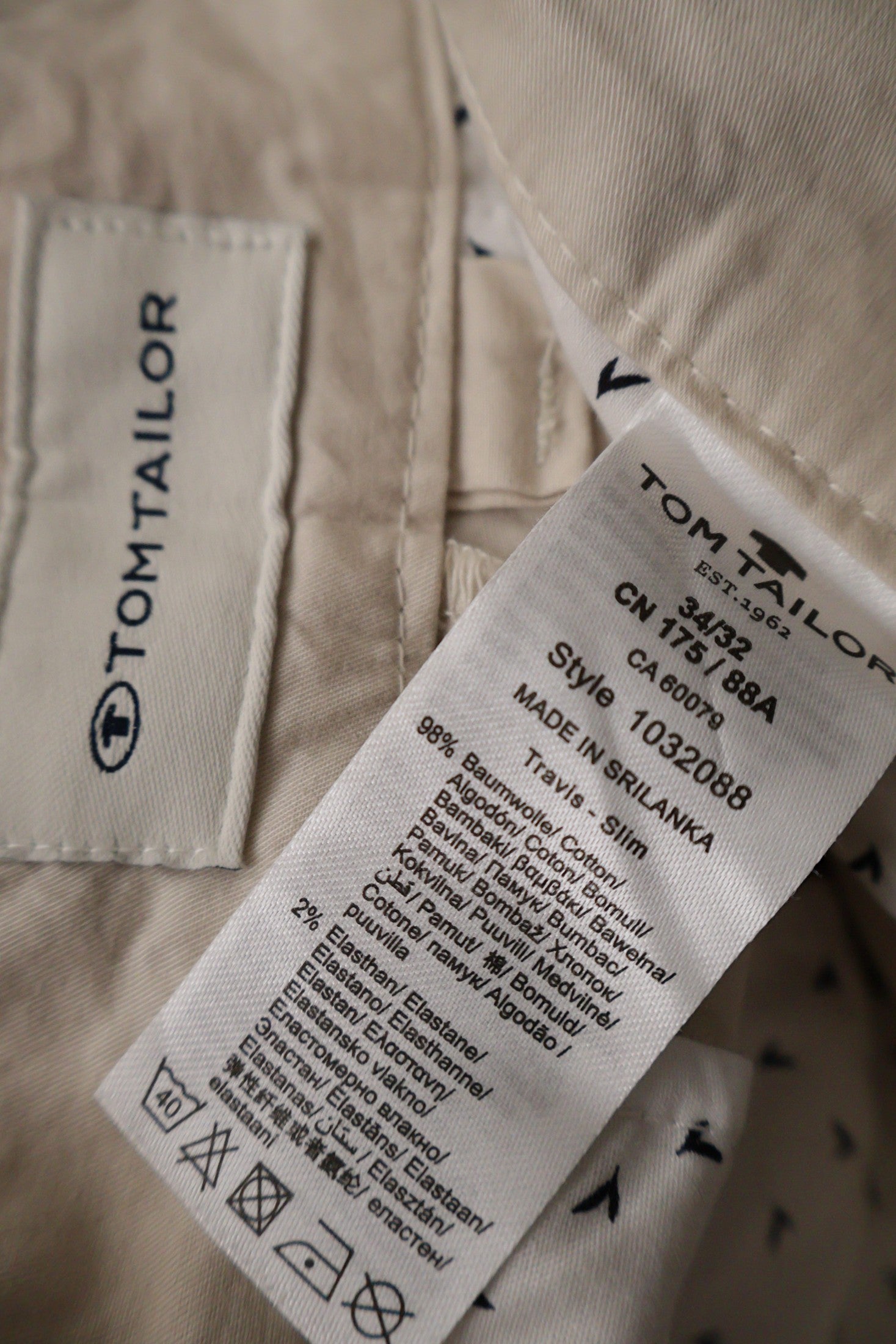 Pantaloni Tom Tailor bej mărime M etichetă mărime și compoziție second-hand premium