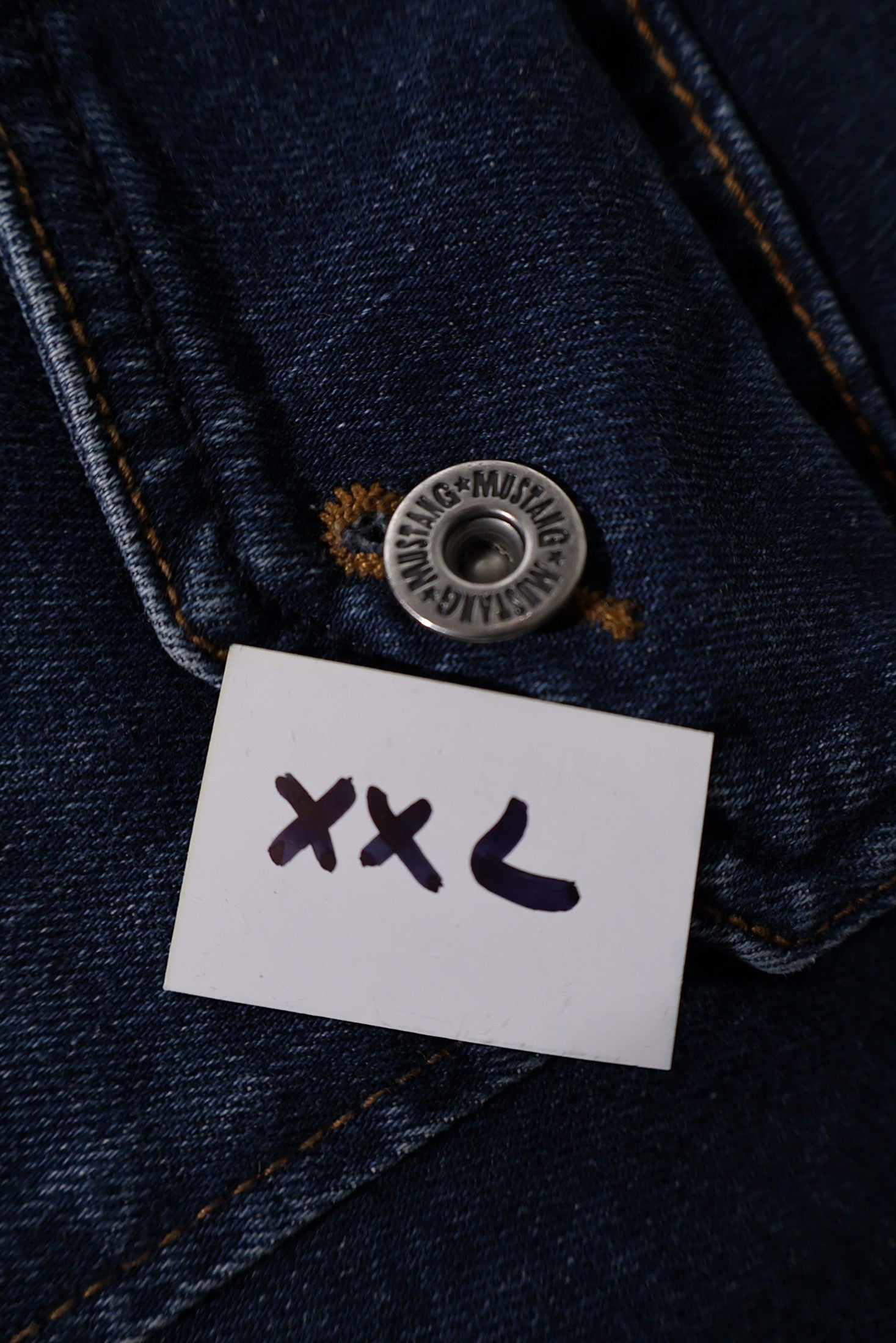 Blugi scurti Musstang albastru mărime XXL etichetă mărime și compoziție second-hand premium