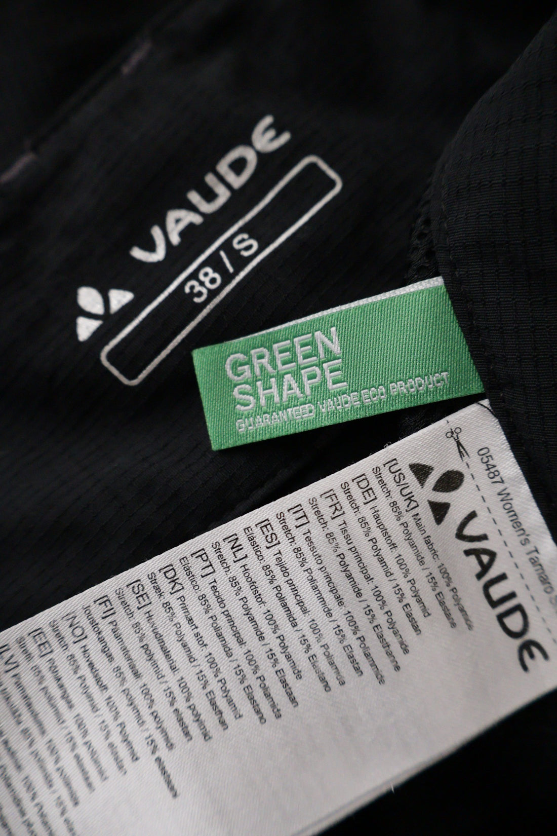 Pantaloni scurti Vaude negru mărime S etichetă mărime și compoziție second-hand premium