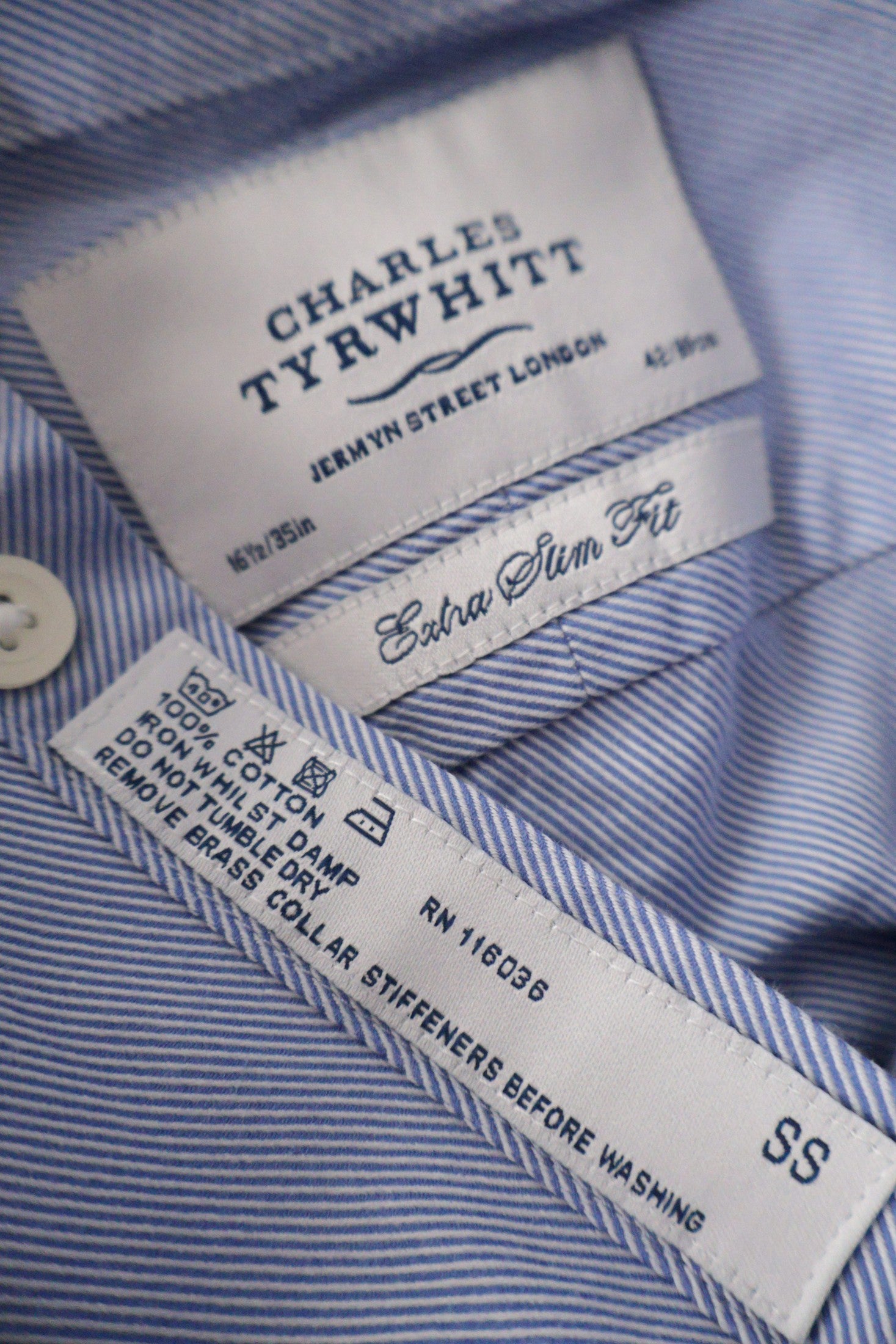 Camasa Charles Tyrwhitt albastru deschis mărime M etichetă mărime și compoziție second-hand premium