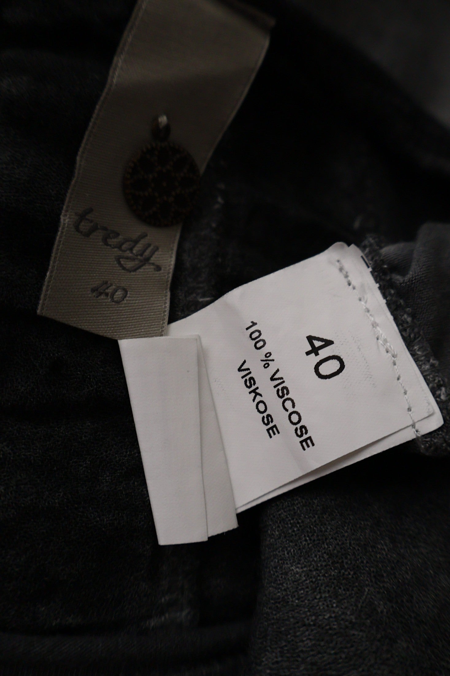 Bluza tredy gri mărime M etichetă mărime și compoziție second-hand premium