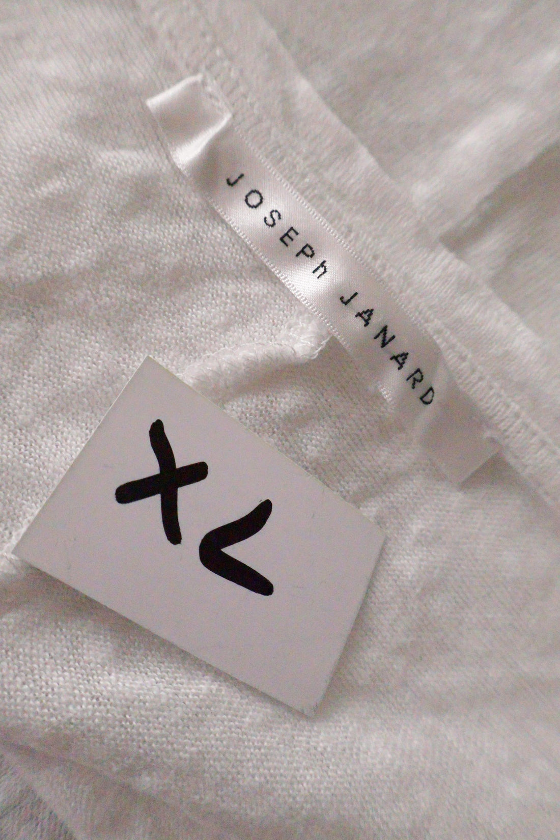 Tricou JOSEPH JANARD alb mărime XL etichetă mărime și compoziție second-hand premium