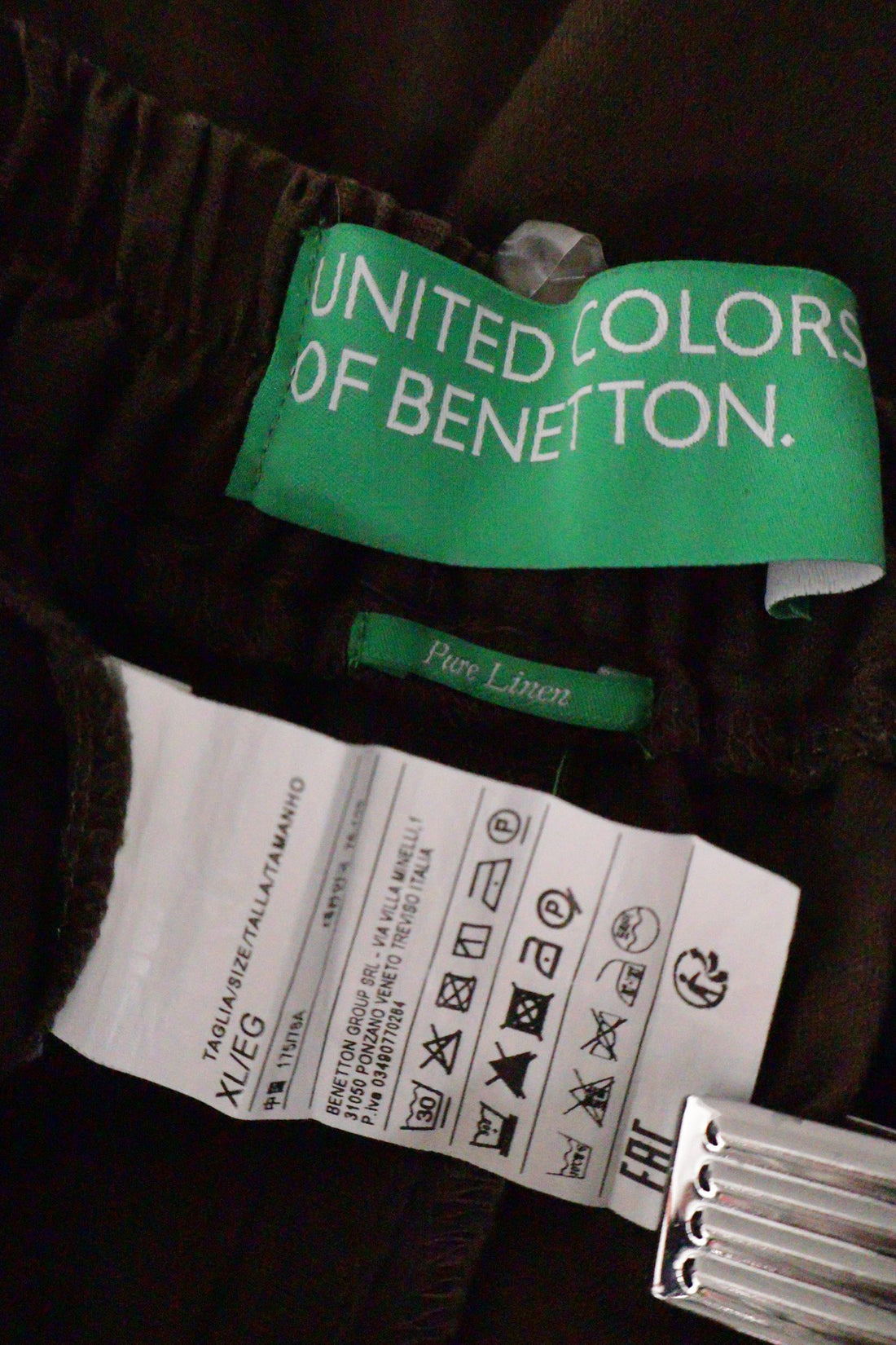 Pantaloni scurti Benetton maro mărime M etichetă mărime și compoziție second-hand premium