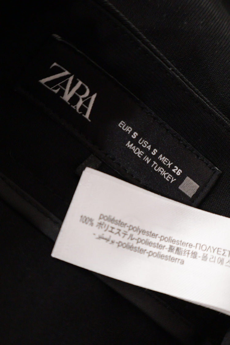 Pantaloni ZARA negru mărime S etichetă mărime și compoziție second-hand premium