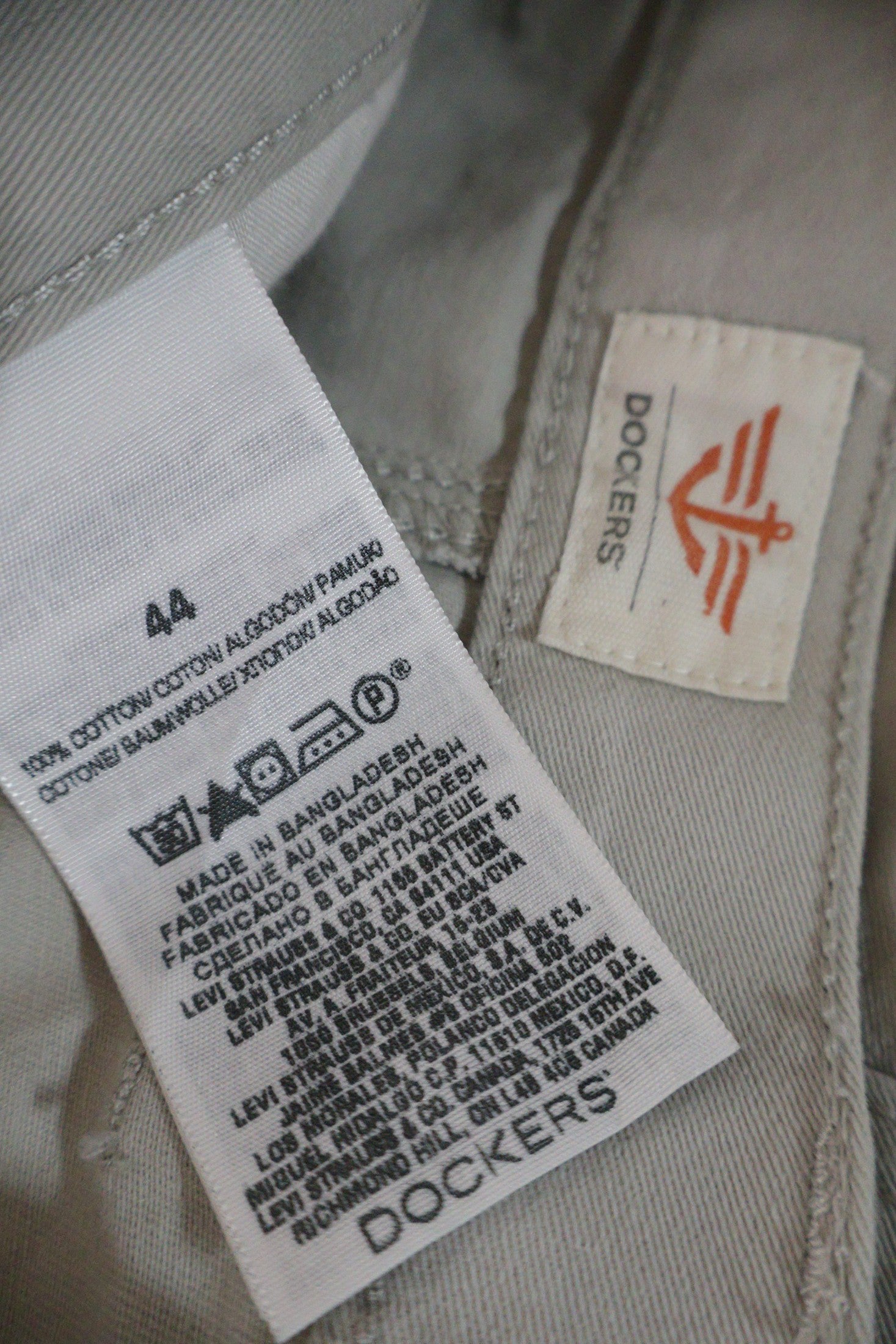 Pantaloni scurti Dockers bej deschis mărime 4XL+ etichetă mărime și compoziție second-hand premium