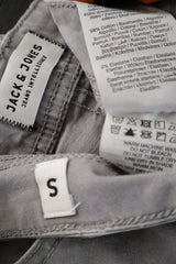 Blugi scurti JACK & JONES gri deschis mărime S etichetă mărime și compoziție second-hand premium