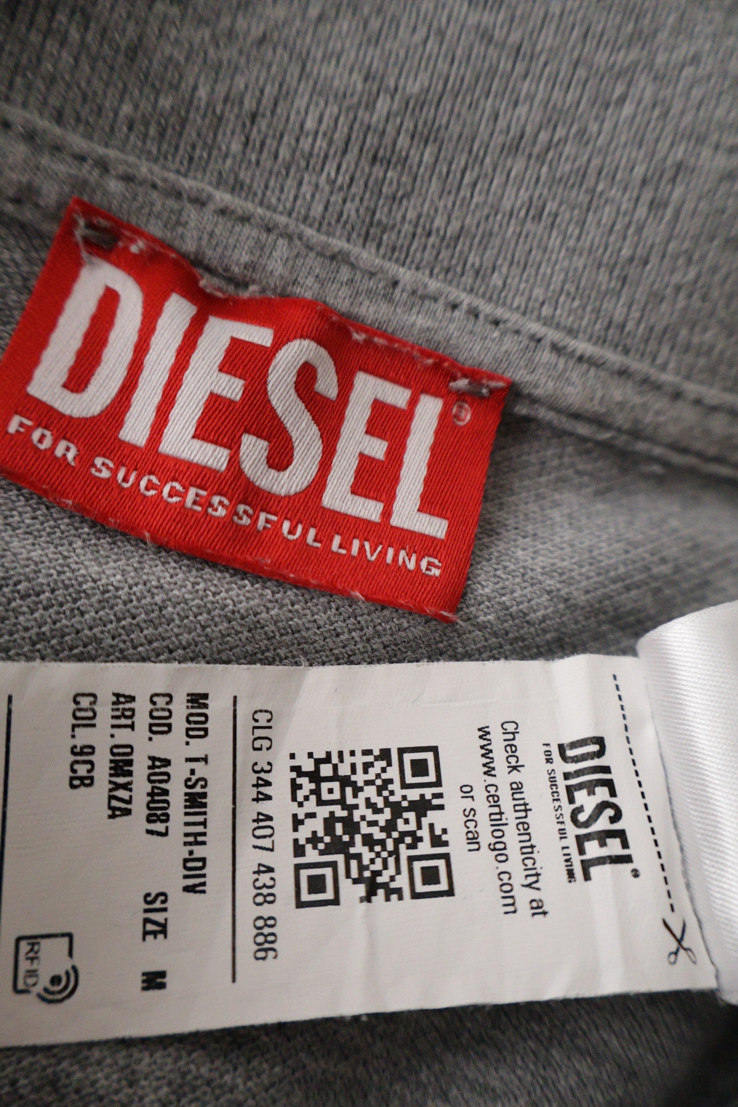 Tricou Diesel gri deschis mărime M etichetă mărime și compoziție second-hand premium