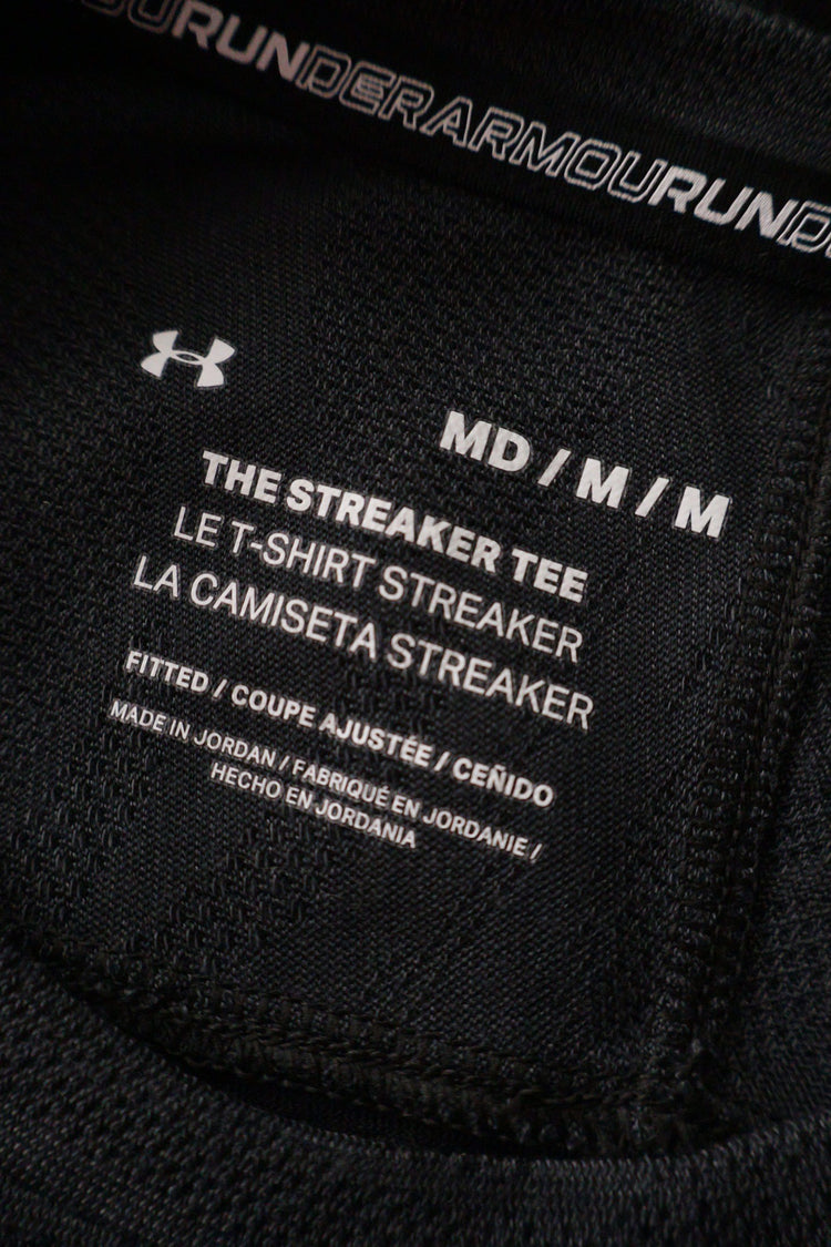 Tricou Under Armour gri inchis / negru mărime M etichetă mărime și compoziție second-hand premium