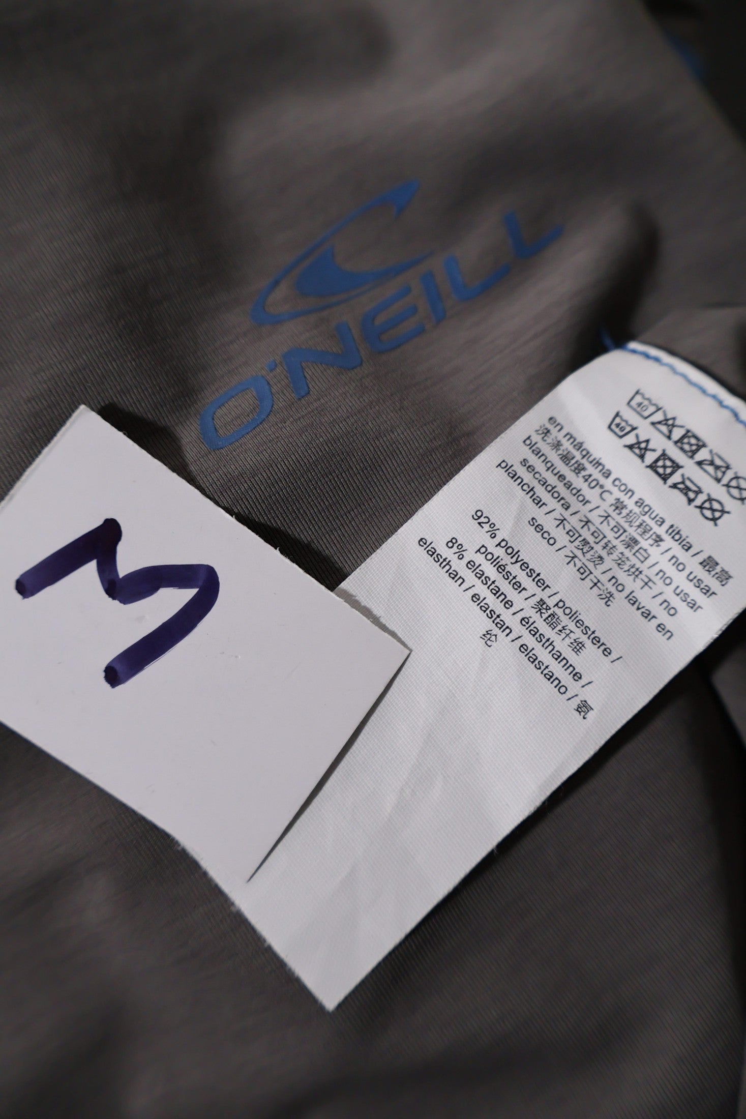 Tricou O'Neill gri mărime M etichetă mărime și compoziție second-hand premium