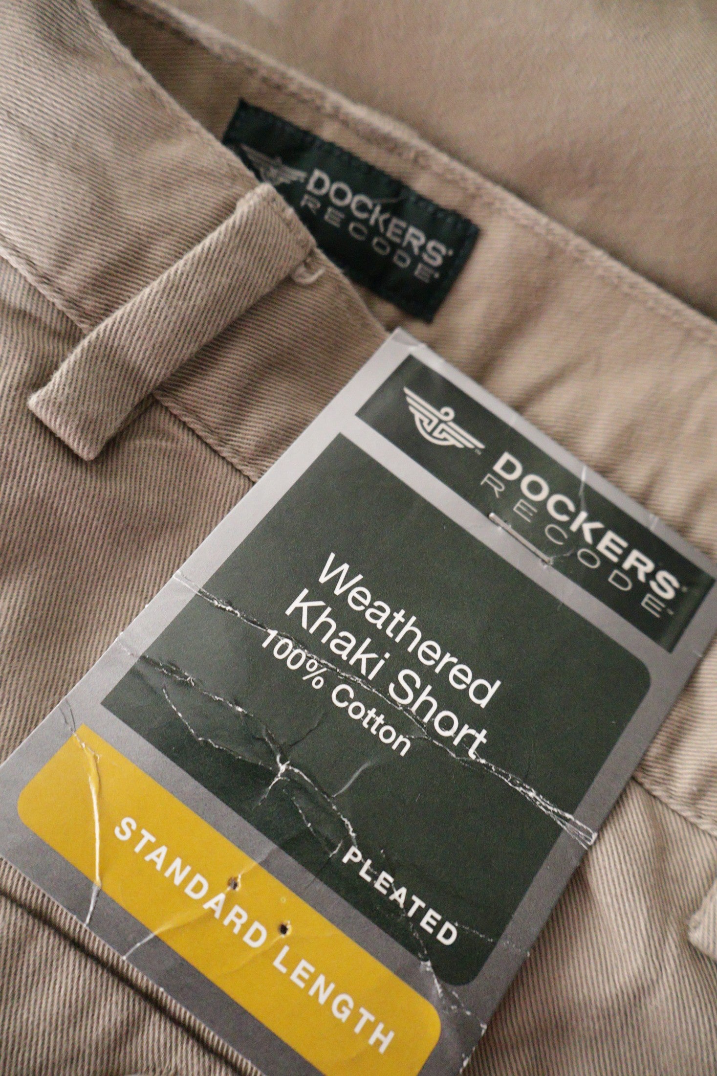 Pantaloni scurti DOCKERS bej mărime 3XL etichetă mărime și compoziție second-hand premium