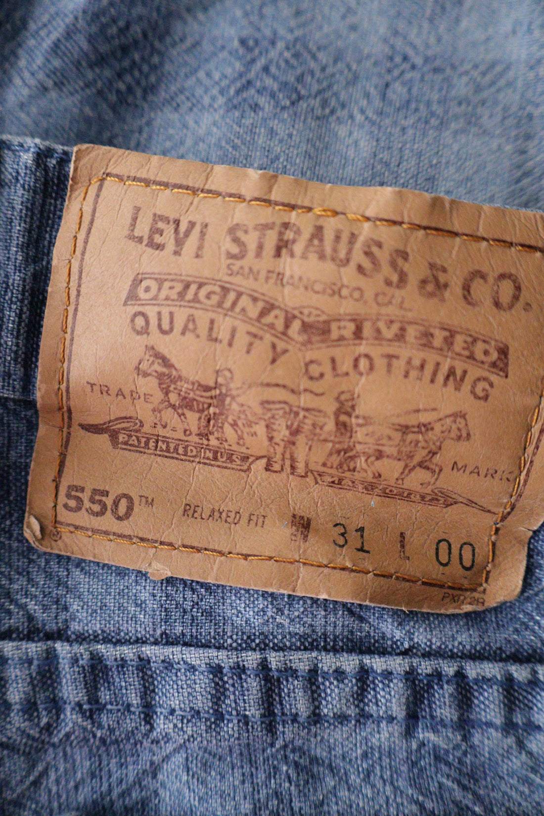 Blugi scurti Levi's albastru mărime S etichetă mărime și compoziție second-hand premium