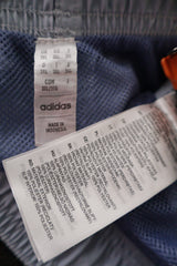 Pantaloni scurti Adidas albastru deschis mărime 3XL etichetă mărime și compoziție second-hand premium