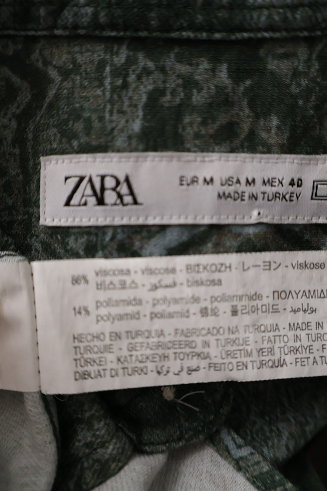 Camasa ZARA verde cu imprimeu geometric gri mărime M etichetă mărime și compoziție second-hand premium