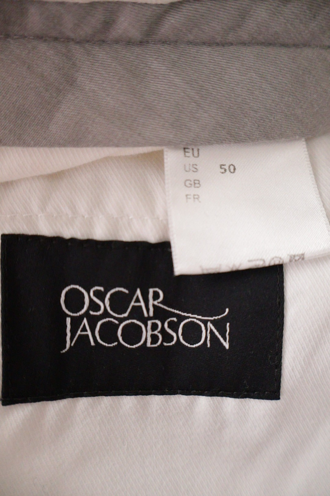Pantaloni Oscar Jacobson crem mărime L etichetă mărime și compoziție second-hand premium