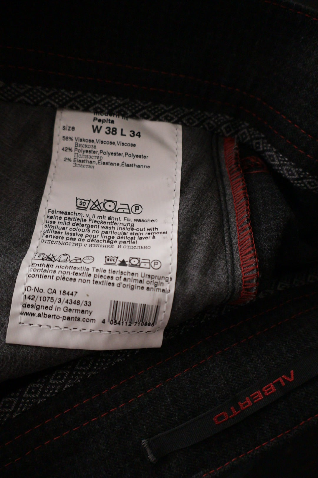 Pantaloni ALBERTO gri închis mărime XL etichetă mărime și compoziție second-hand premium