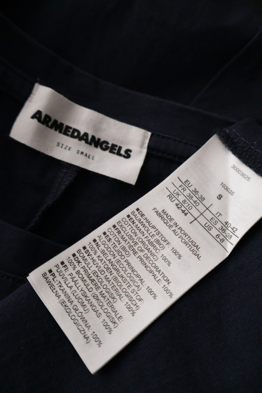 Rochie ARMEDANGELS bleumarin mărime S etichetă mărime și compoziție second-hand premium