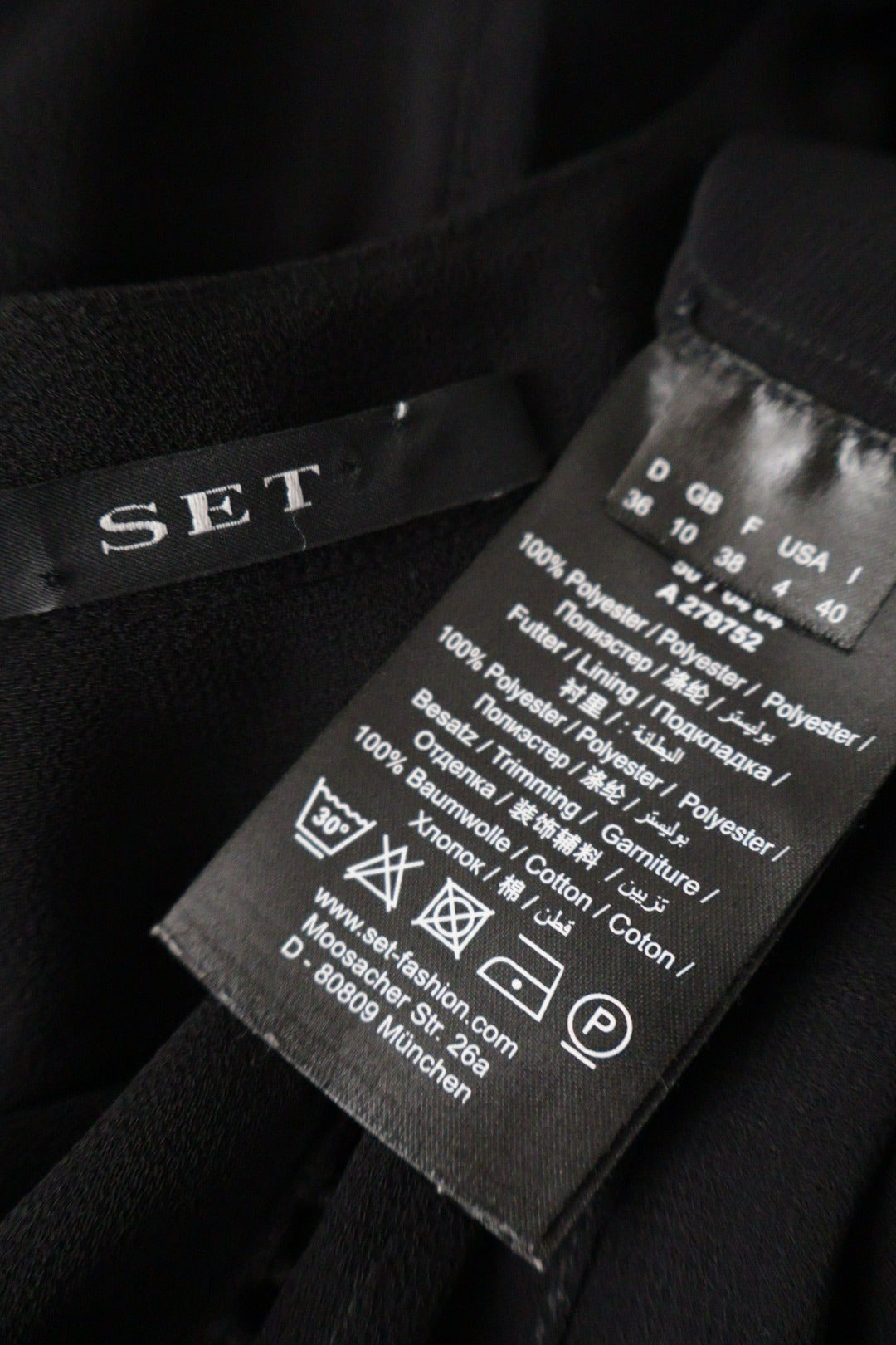 Rochie SET negru mărime M etichetă mărime și compoziție second-hand premium
