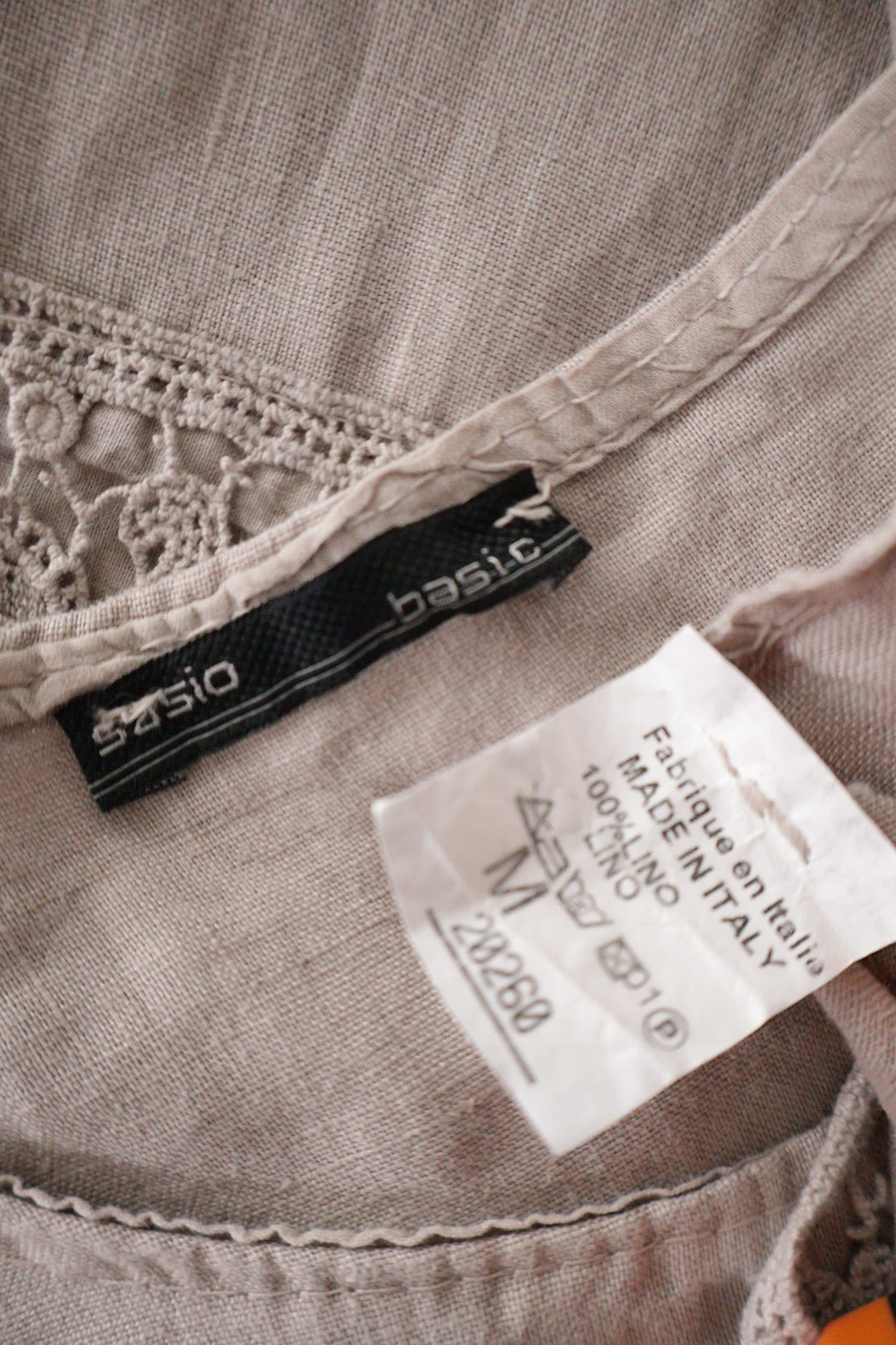 Rochie Premium bej deschis mărime M etichetă mărime și compoziție second-hand premium
