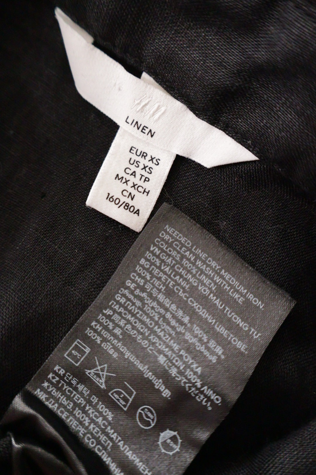 Camasa H&M negru mărime XS etichetă mărime și compoziție second-hand premium