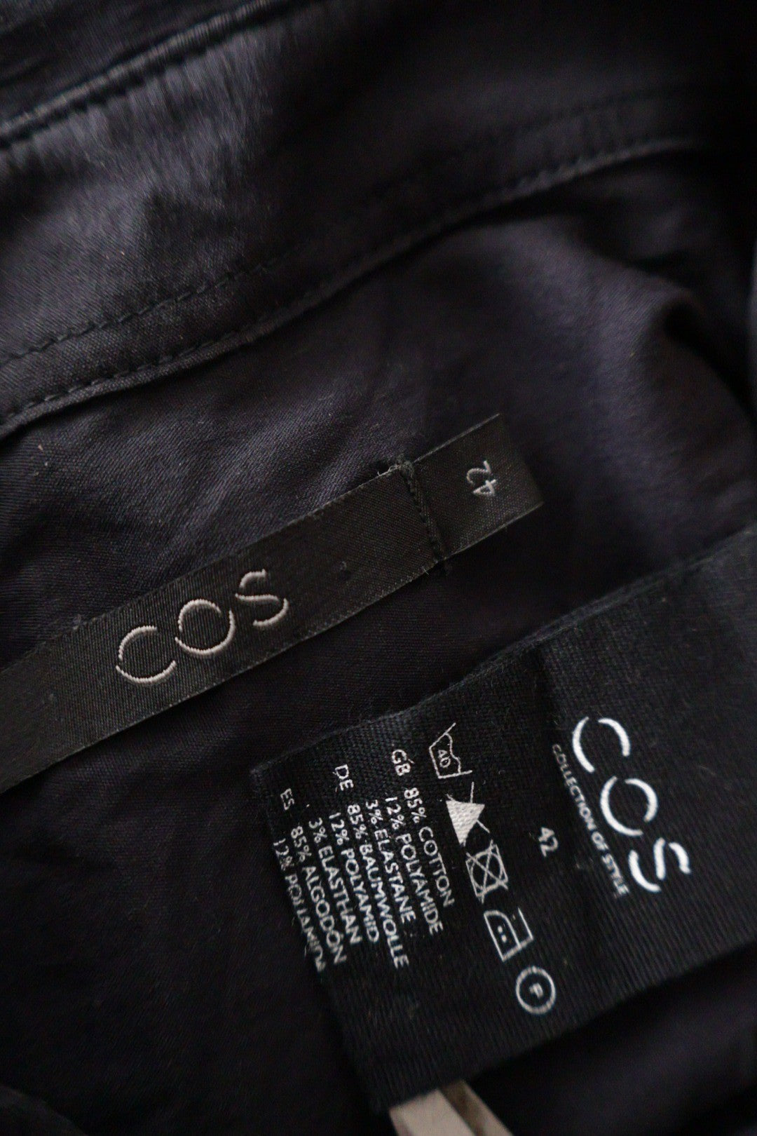 Camasa COS negru mărime L etichetă mărime și compoziție second-hand premium