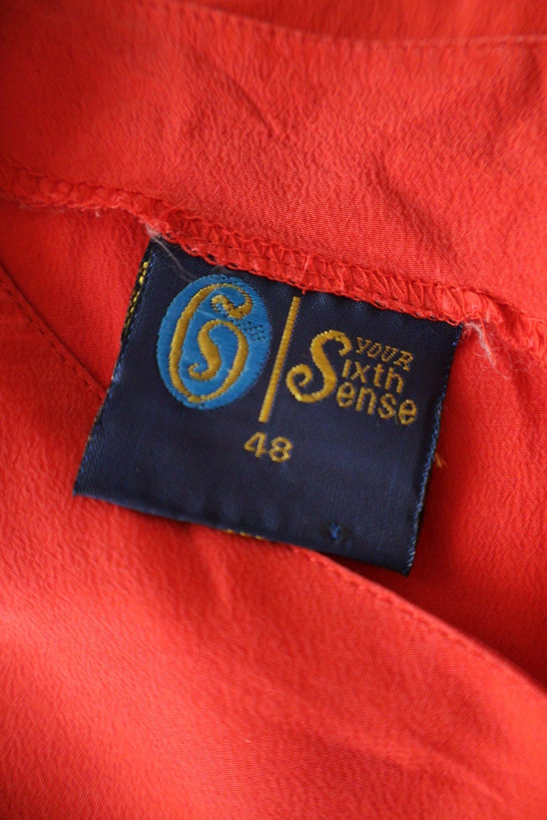 Bluza Sixth Sense roșu corai mărime XXL etichetă mărime și compoziție second-hand premium
