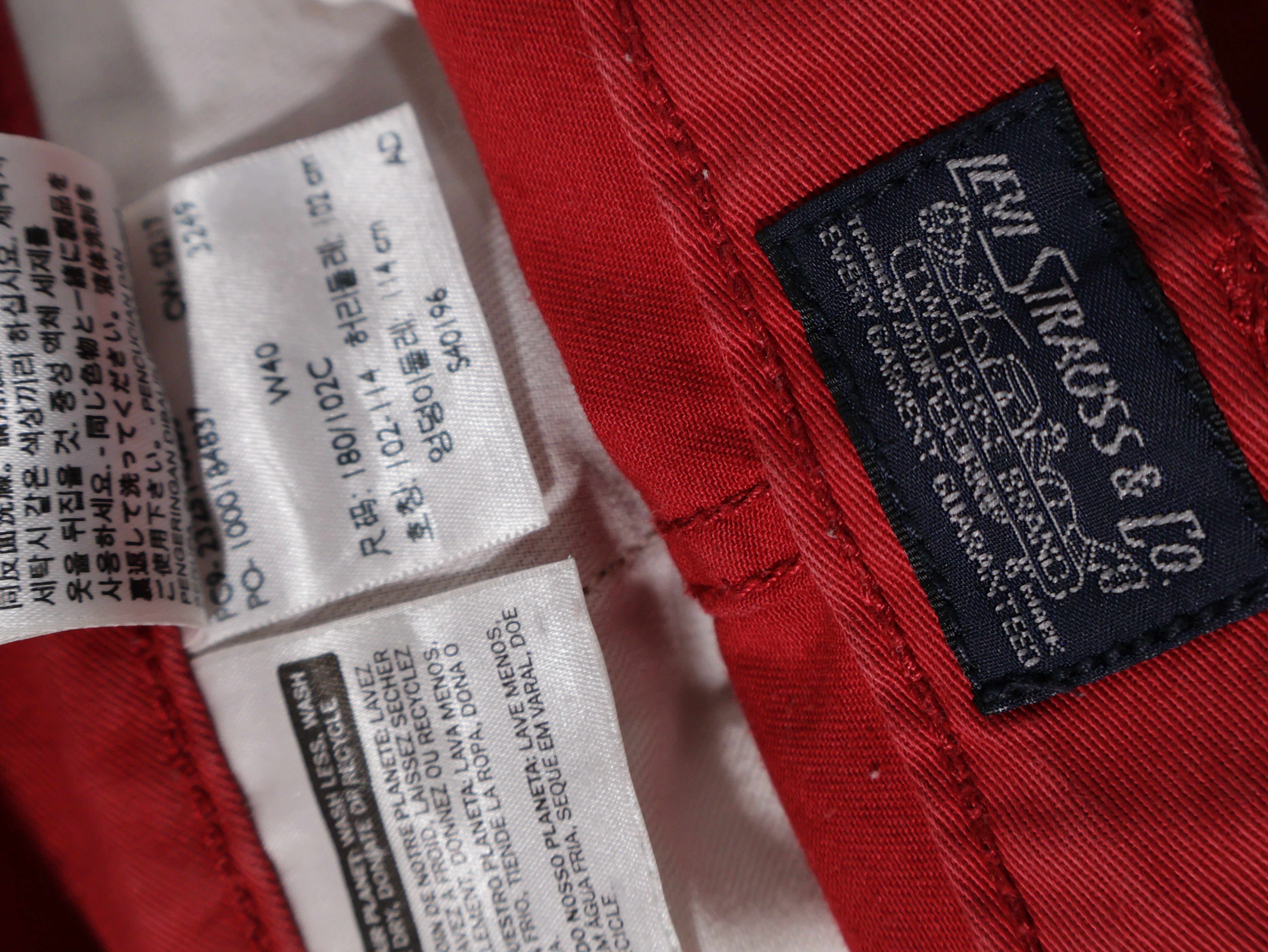 Eticheta marime si compozitie - Pantaloni scurti Levi's - XXL - Barbati