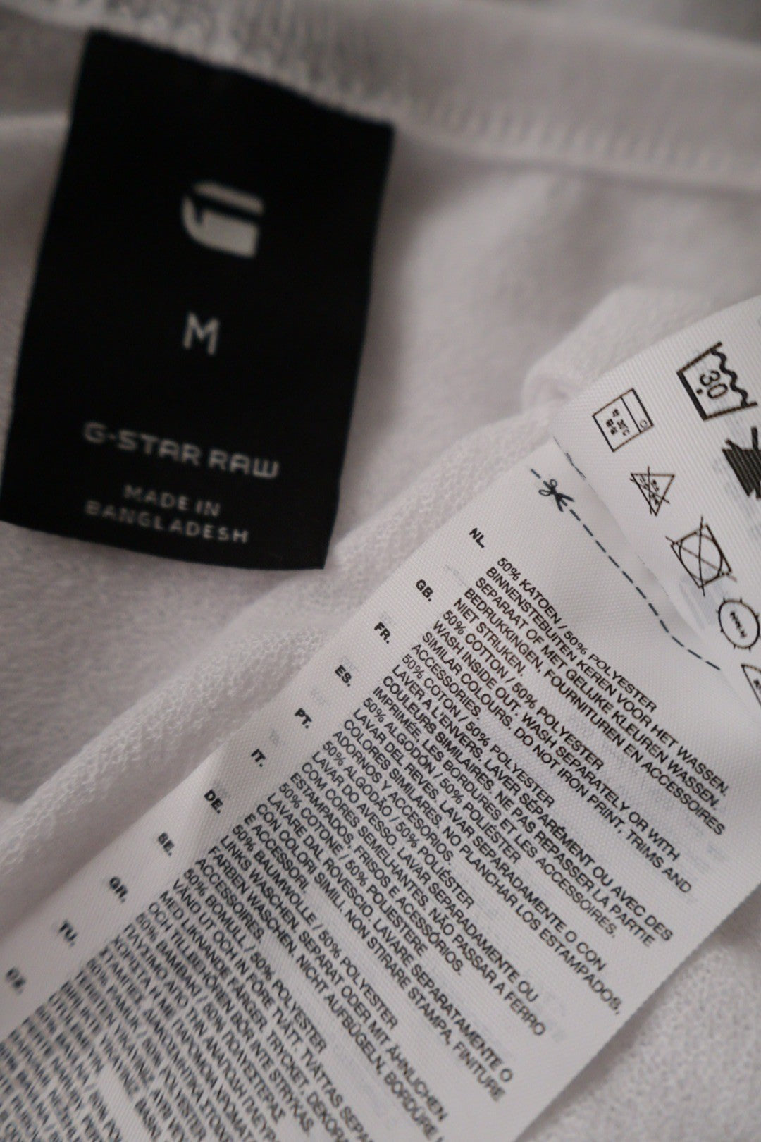Tricou G-STAR RAW alb mărime M etichetă mărime și compoziție second-hand premium