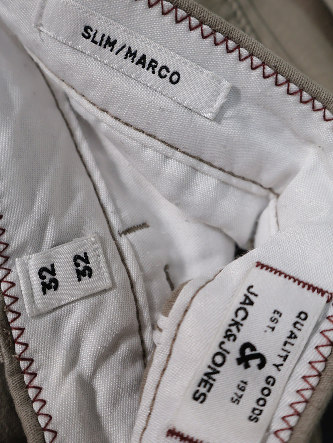 Eticheta marime si compozitie - Pantaloni scurti JACK&JONES - M - Barbati