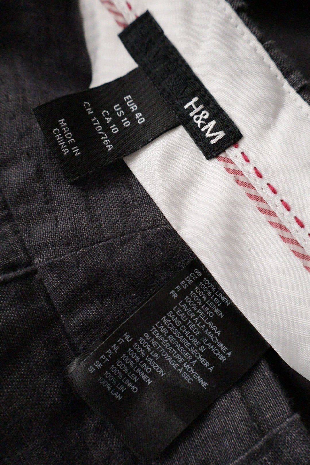 Pantaloni H&M gri mărime L etichetă mărime și compoziție second-hand premium