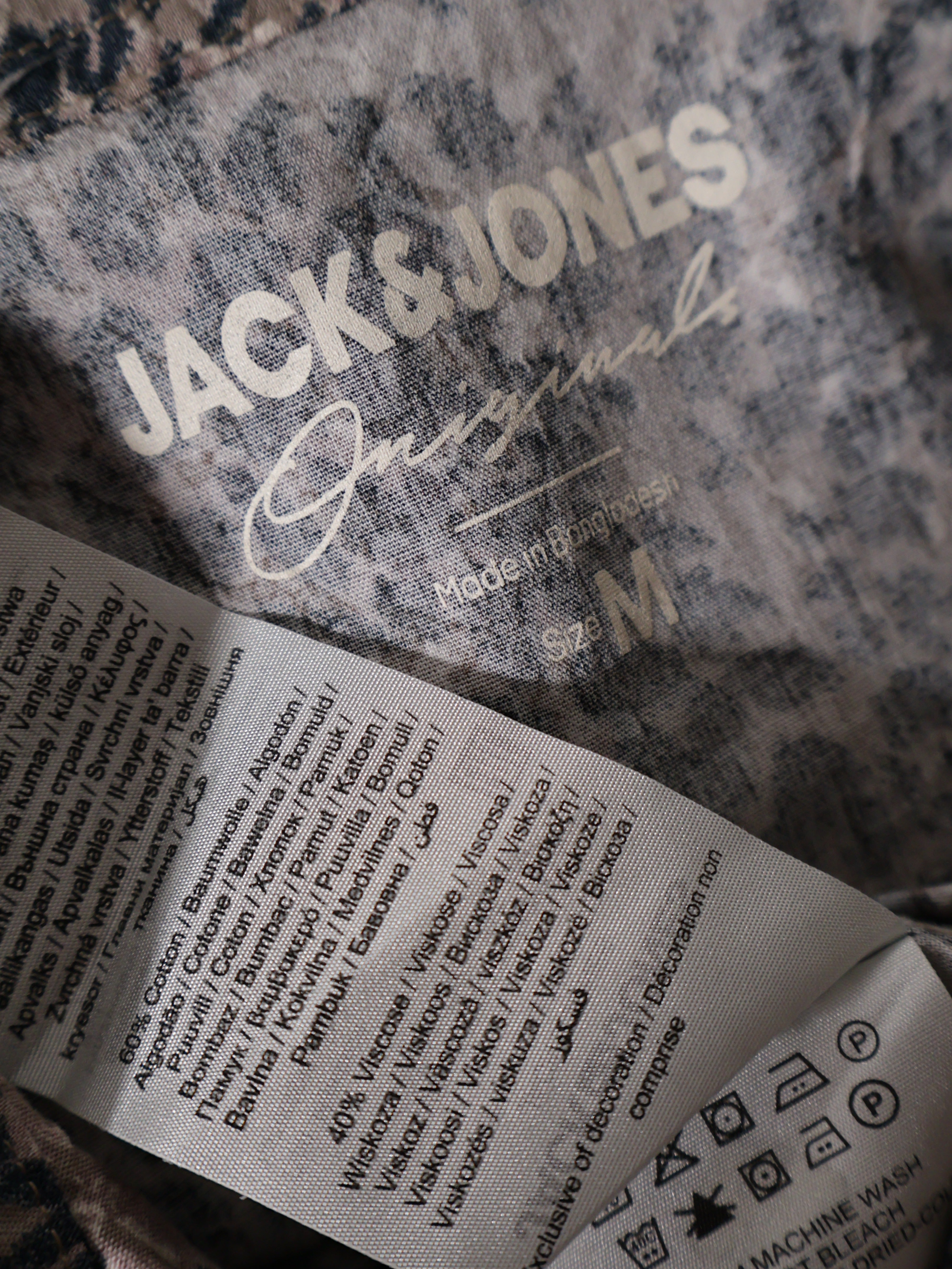Eticheta marime si compozitie (rotita dreapta) - Cămașă JACK&JONES cu imprimeu animal print – M – Bărbați