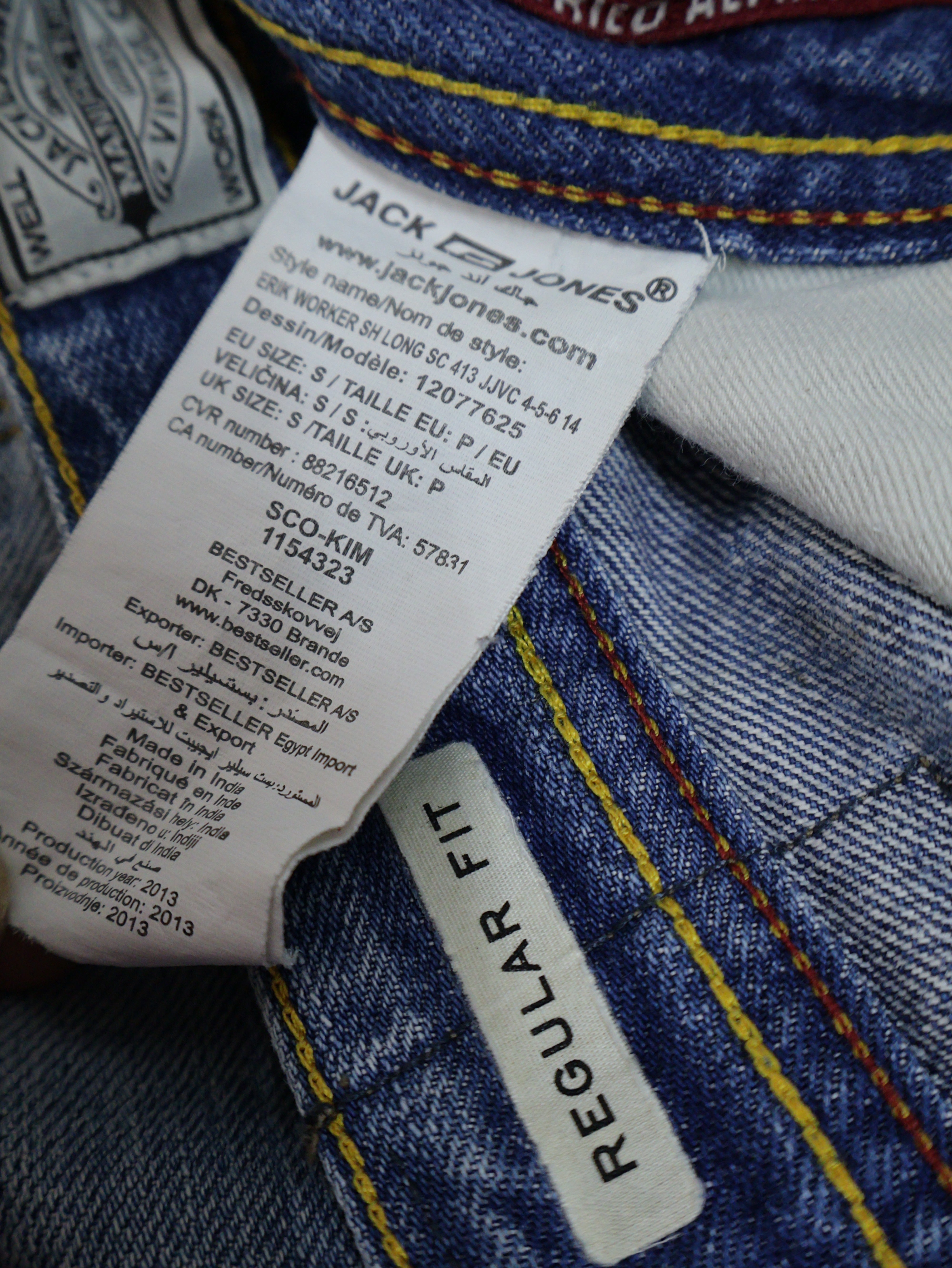 Eticheta marime si compozitie (rotita dreapta) - Blugi Jack&Jones albastri cu aspect uzat – W30 – Bărbați